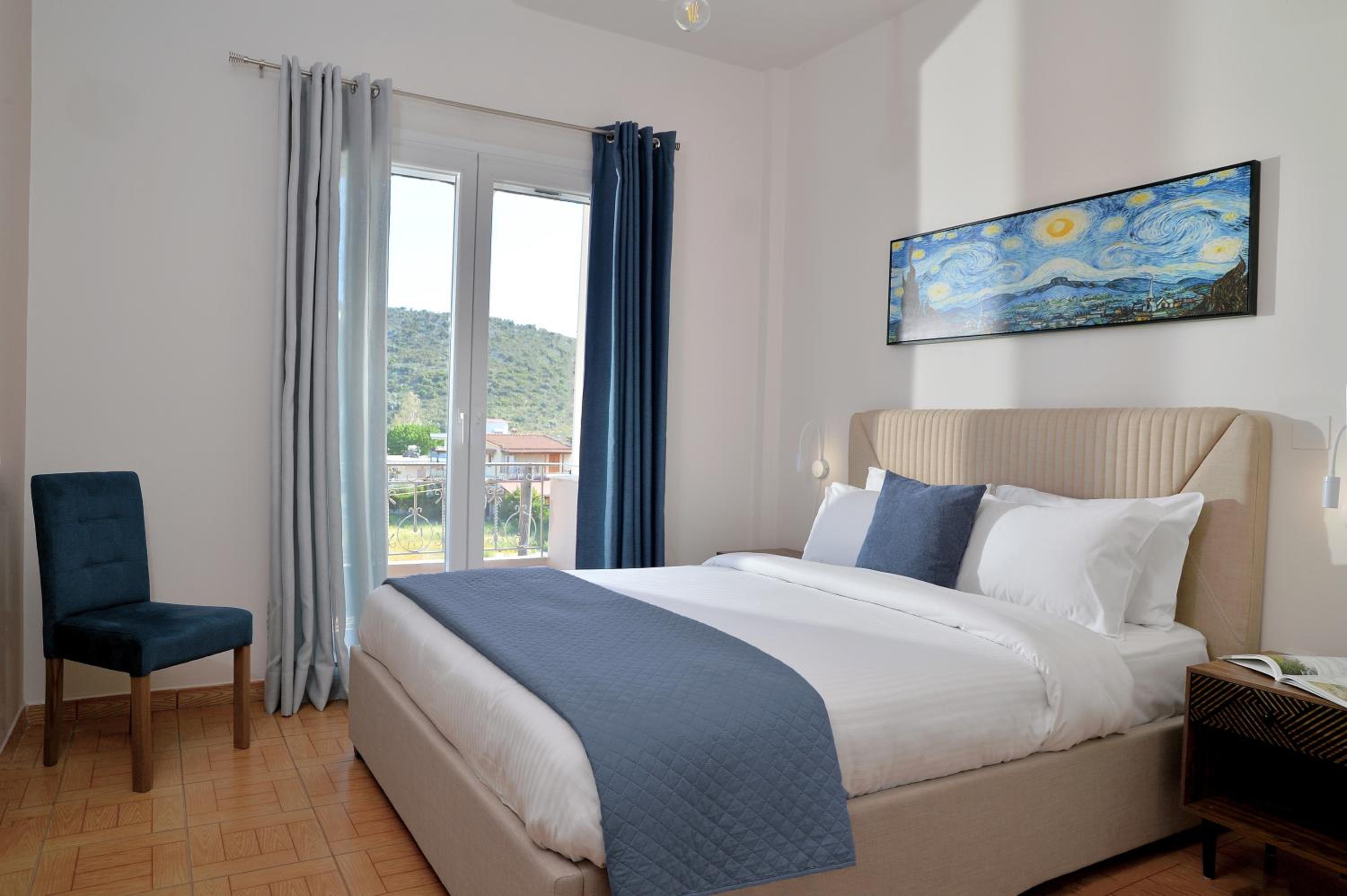 One-Bedroom Apartment with Garden & Sea View