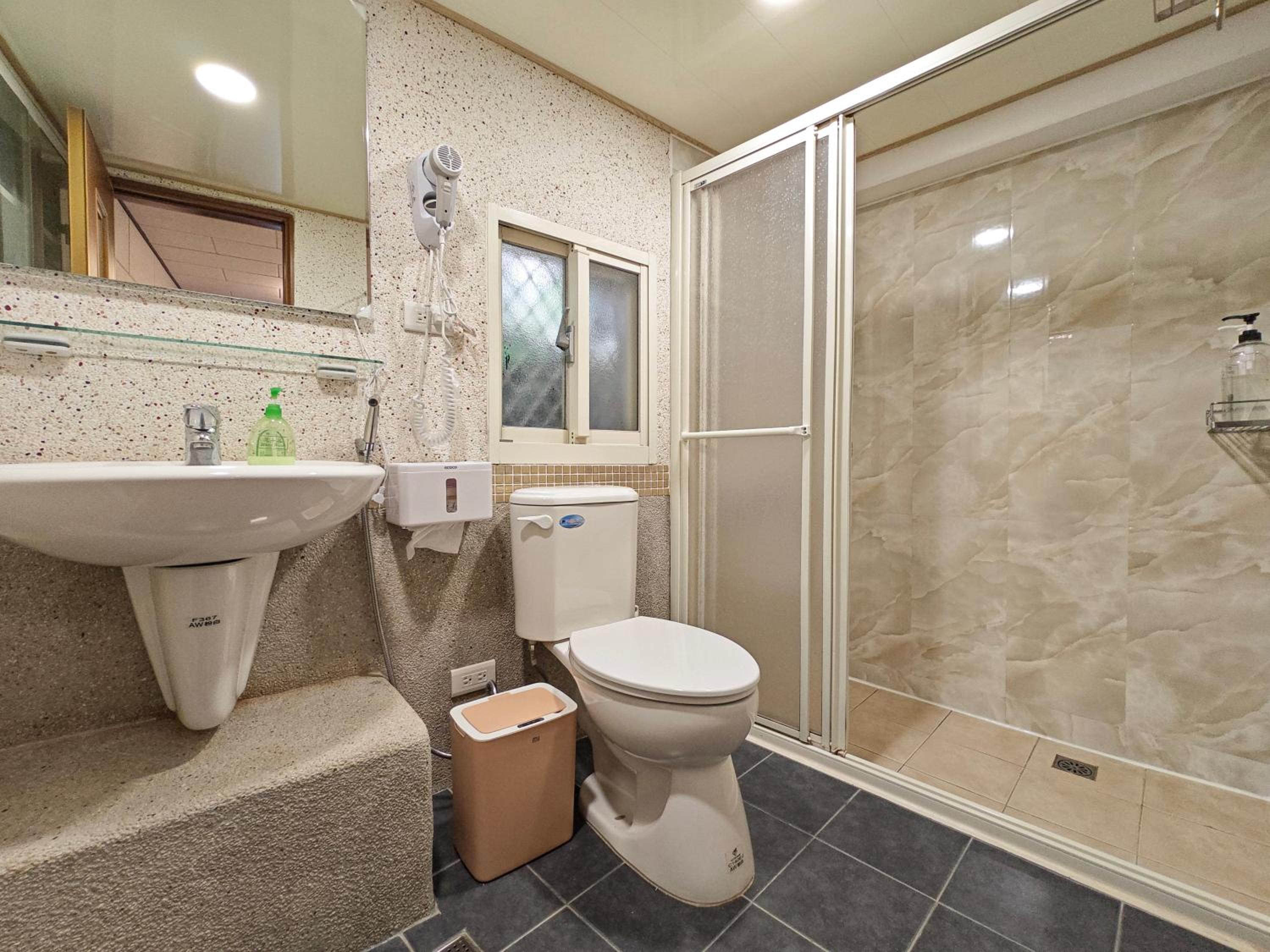 Standard Double Room - Photo 14