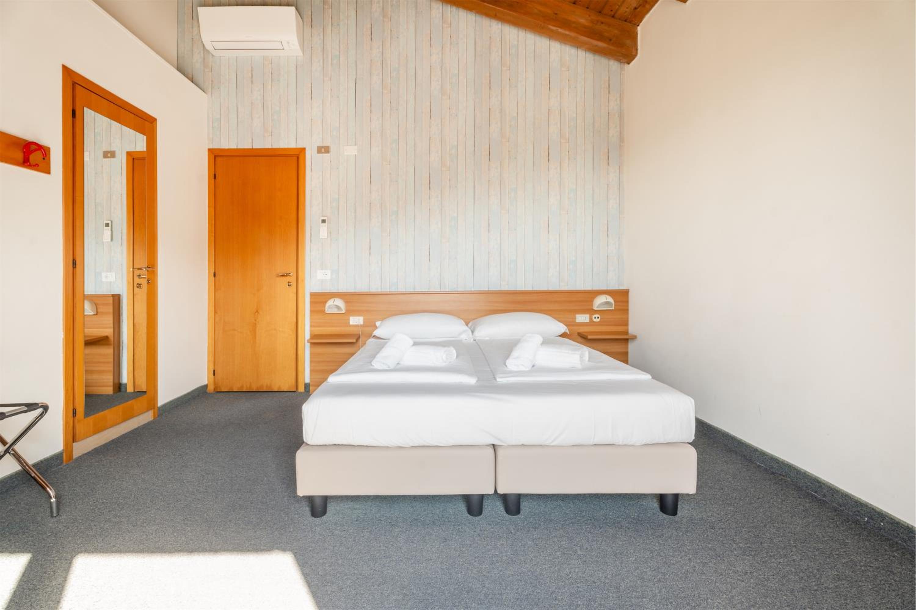 Double or Twin Room with Balcony photo 1