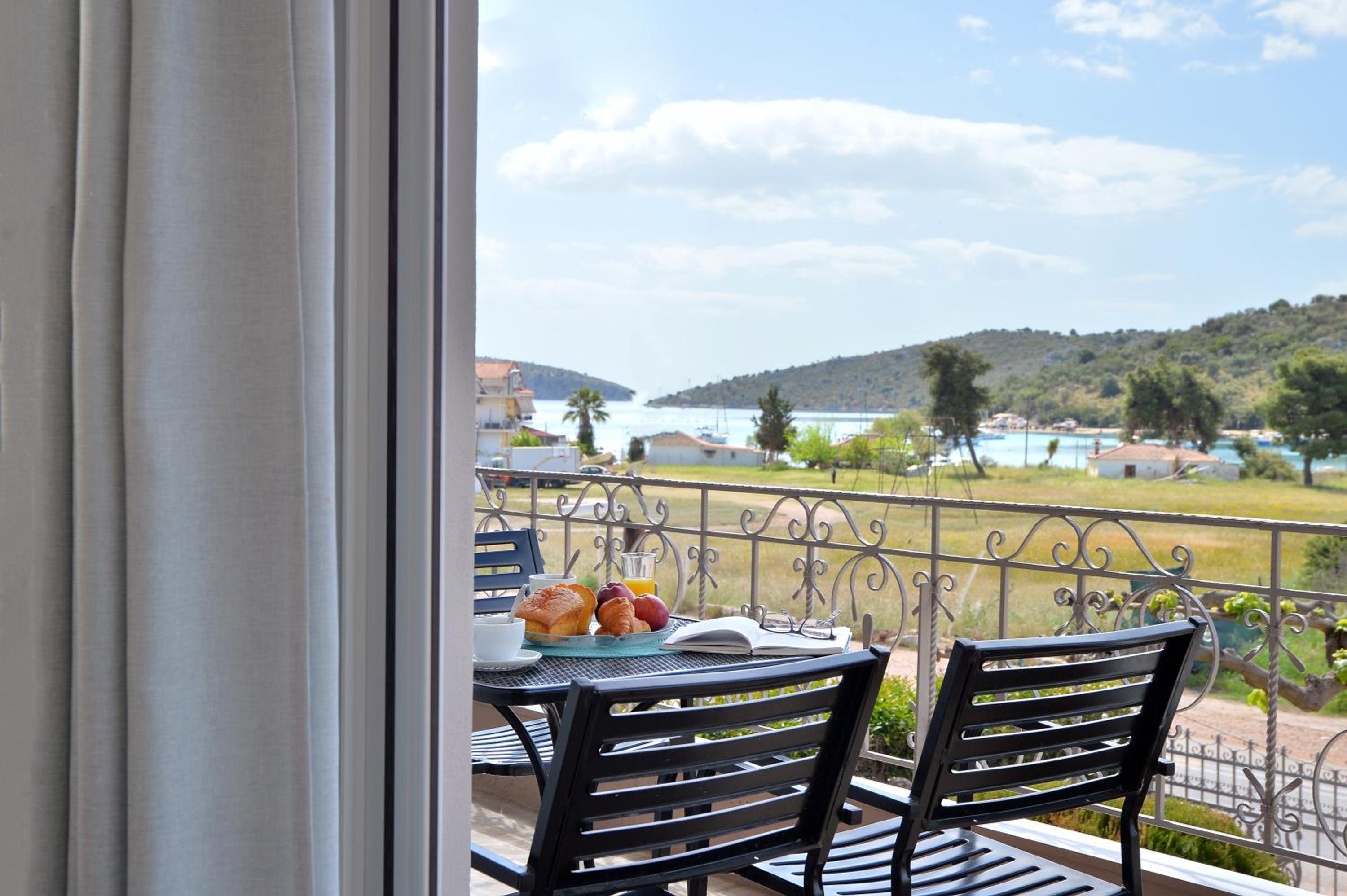 Family Apartment Garden and Sea View photo 2