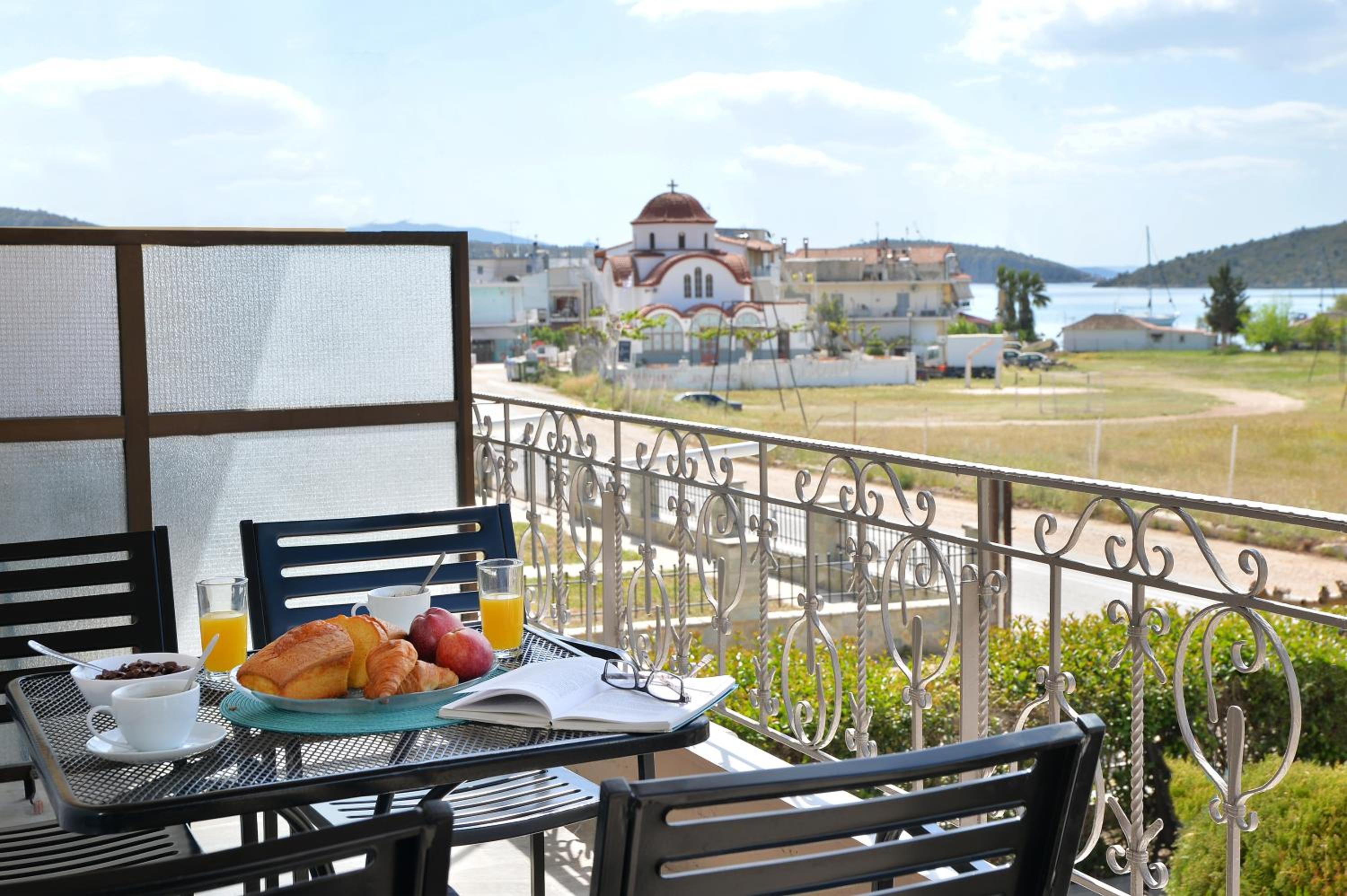 Family Apartment Garden and Sea View photo 3