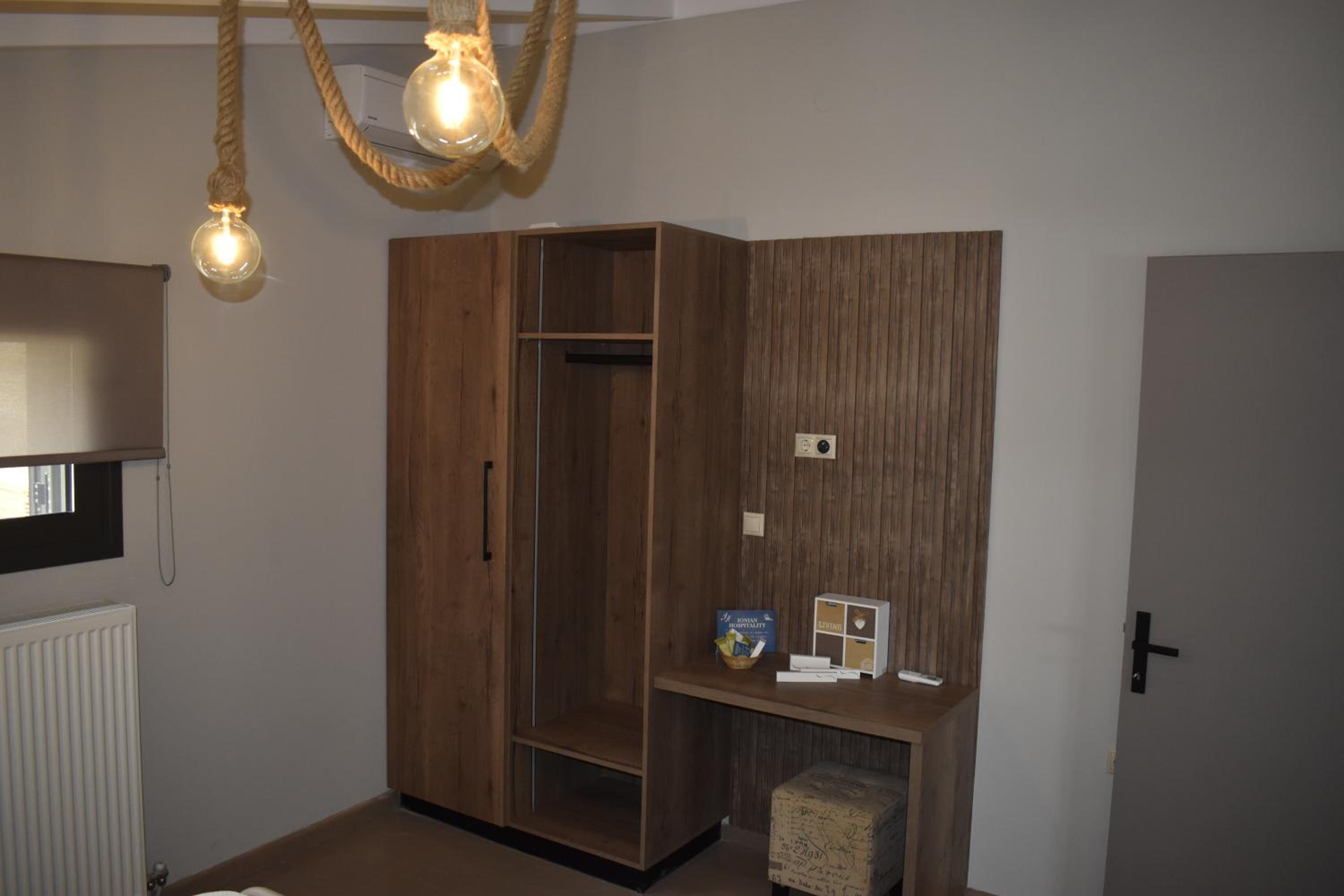 Suite Niso - Four-Bedroom Suite with Sea View photo 2