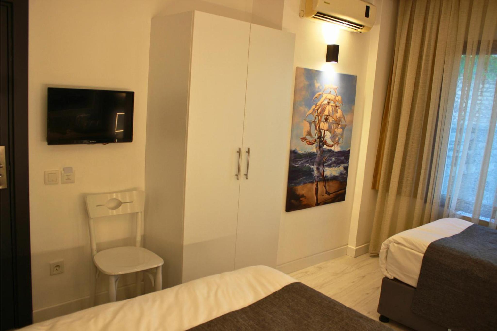 Classic Triple Room photo 2