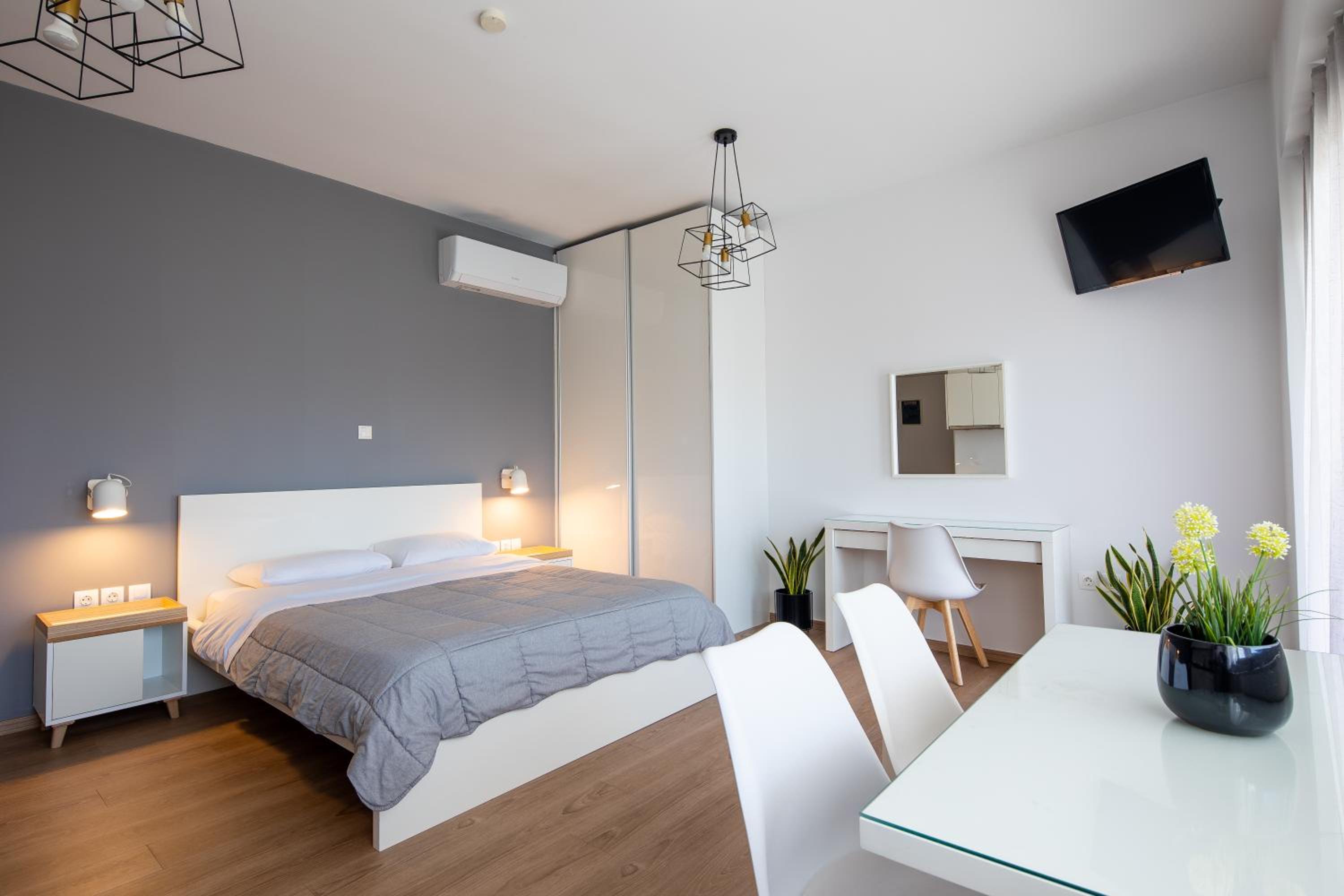 Boutique Studio #3 - Photo 20