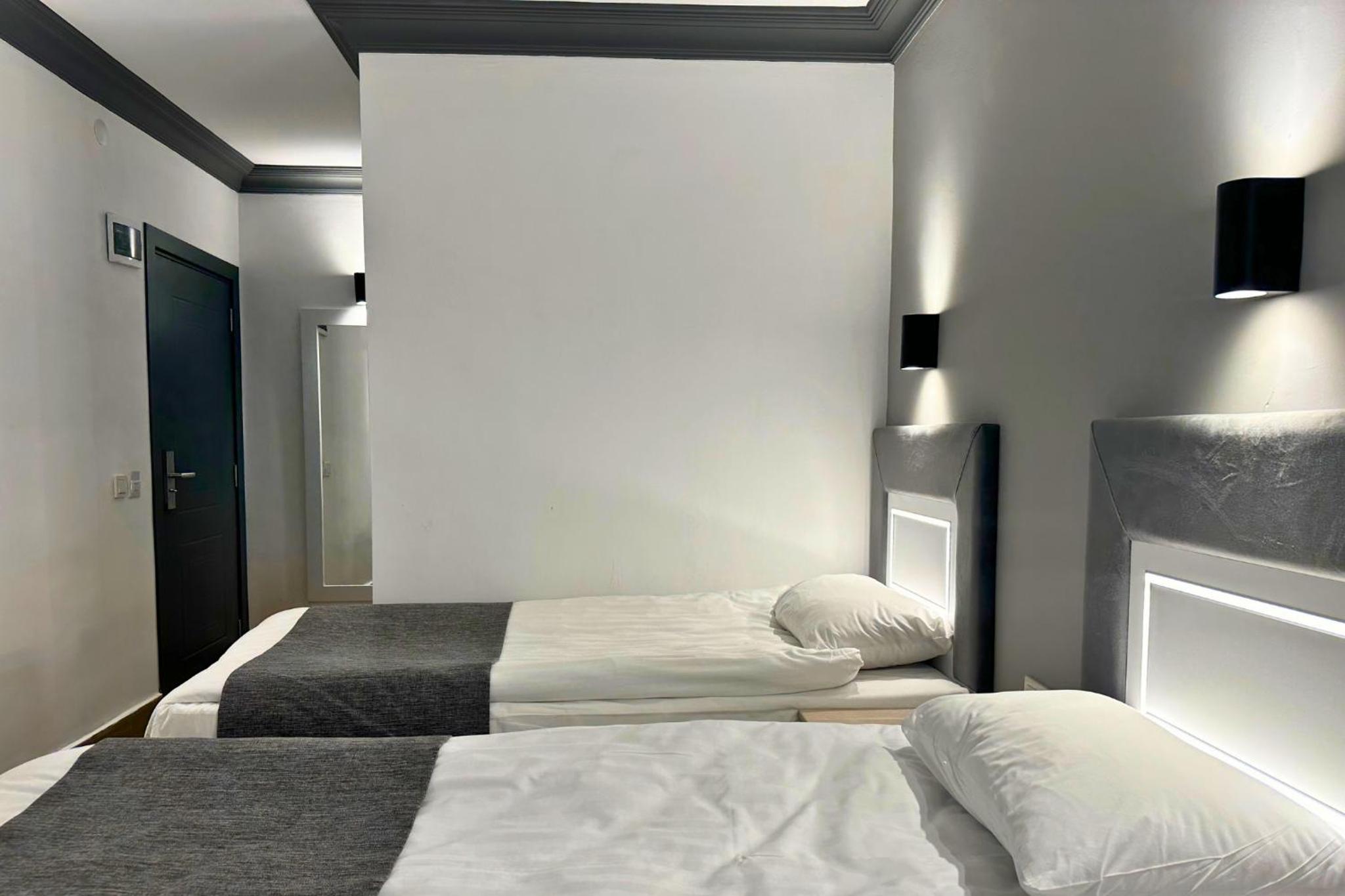 Twin Room - Basement photo 1