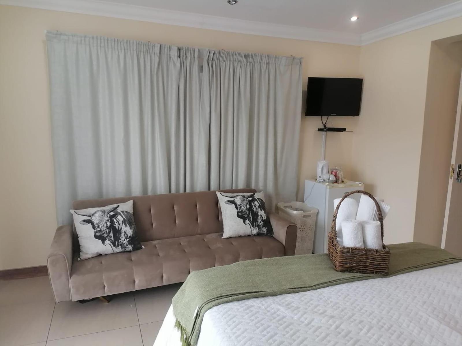 Double Room With Pool View photo 3