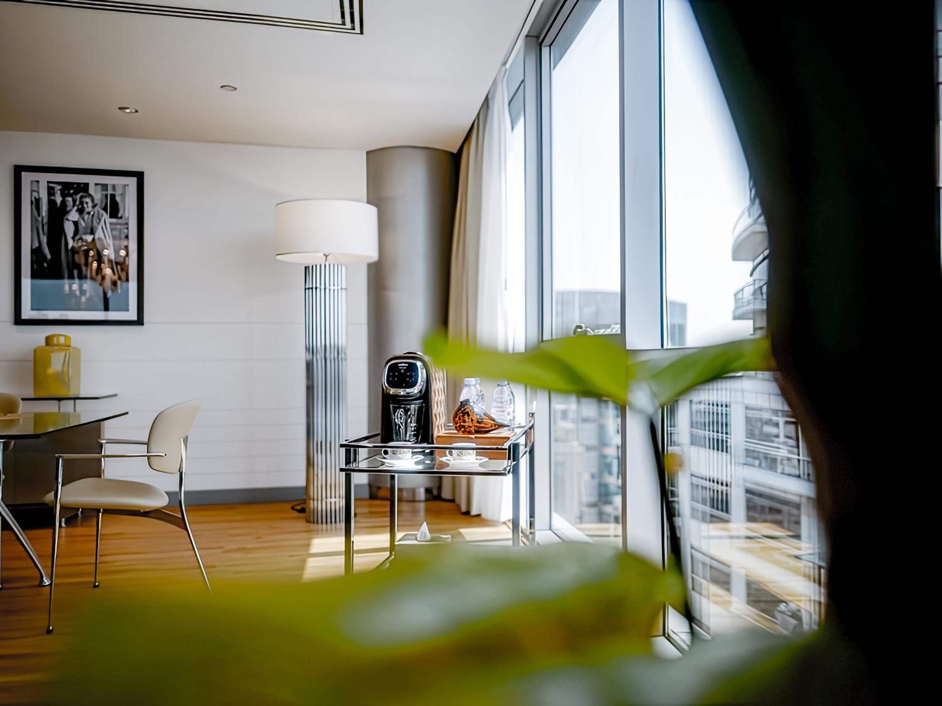 Grand Suite Waterfront thumbnail 6