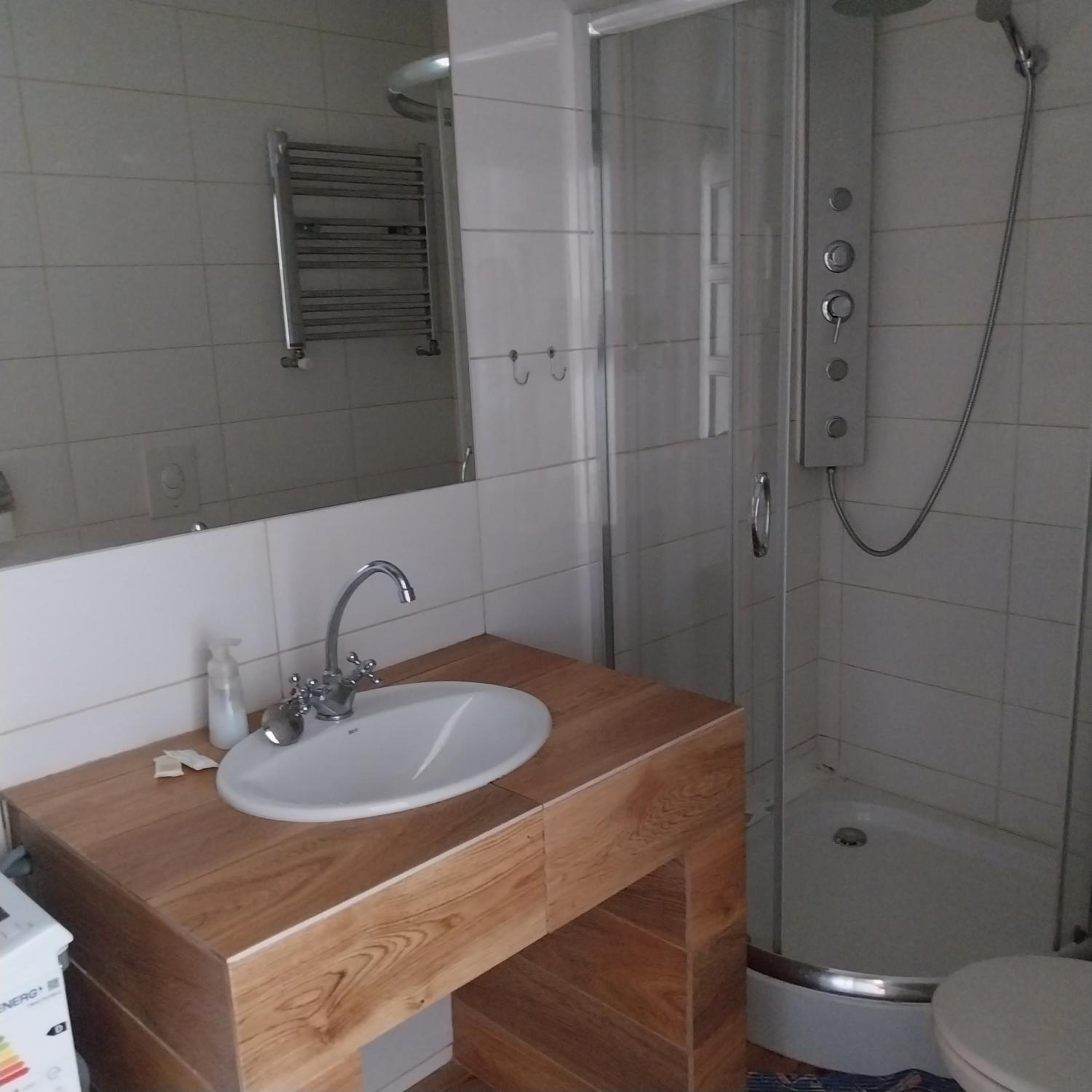 One-Bedroom Apartment with Balcony and City View photo 2