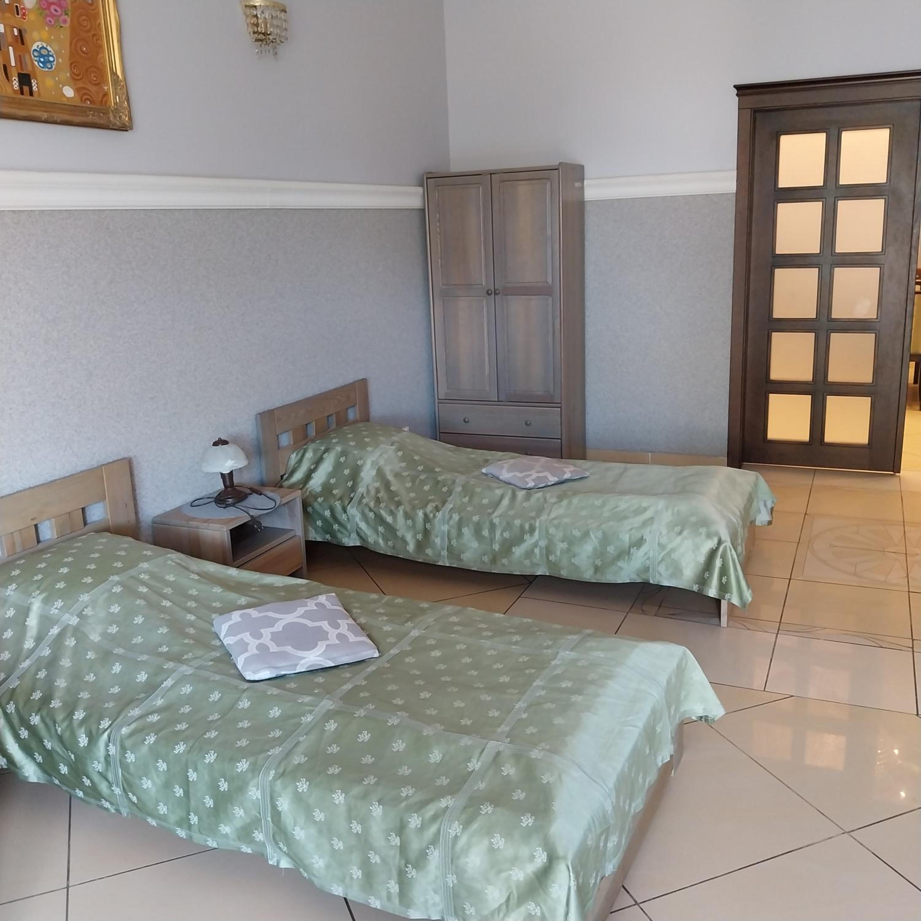 One-Bedroom Apartment with Balcony and City View photo 3