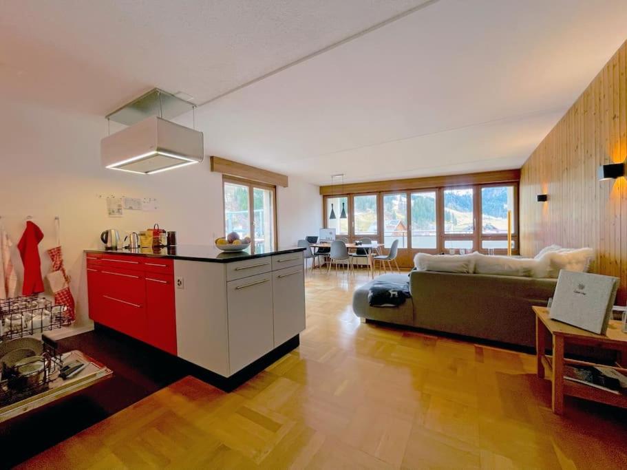 One-Bedroom Apartment photo 1