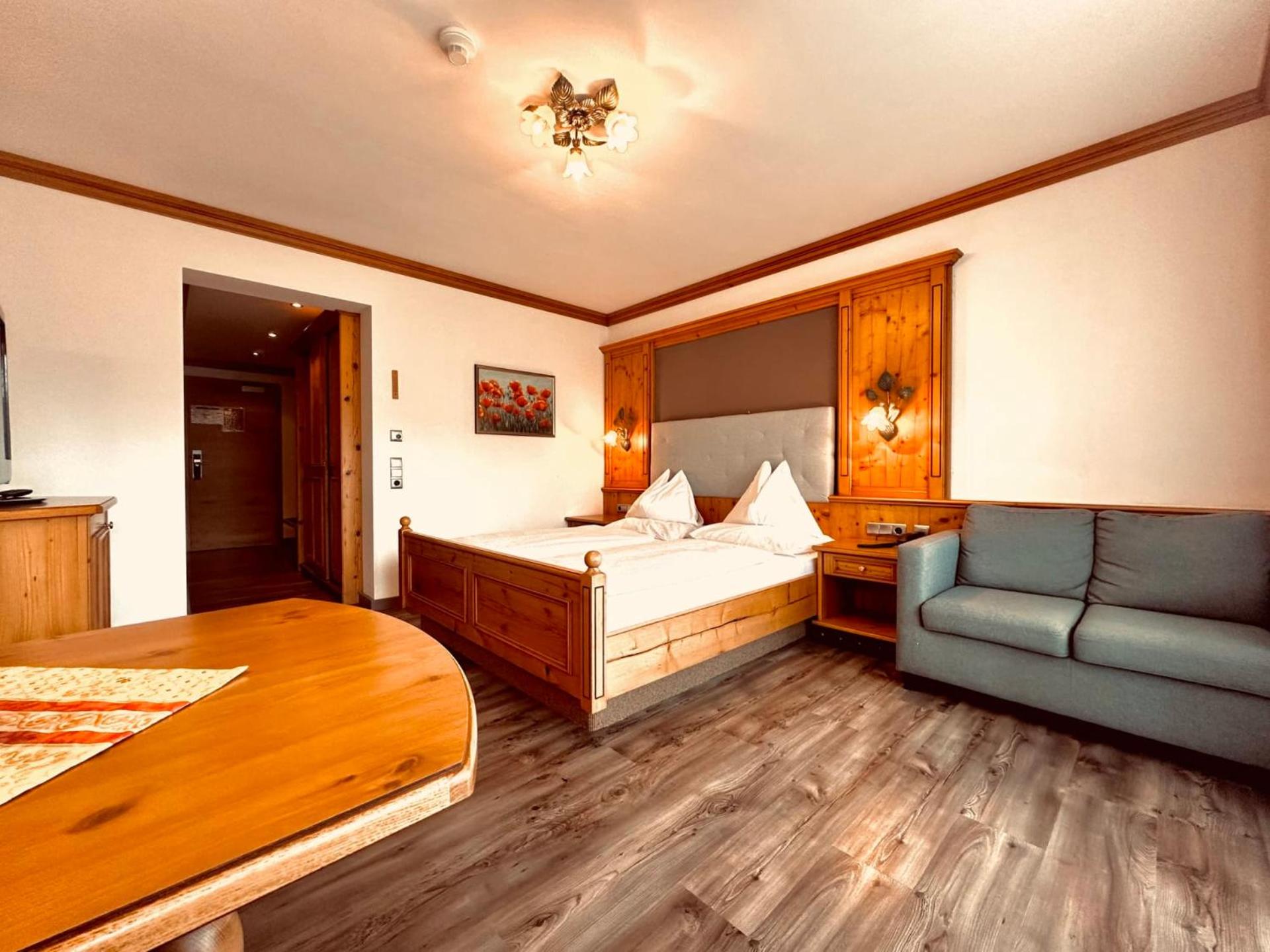 Budget Double Room photo 3
