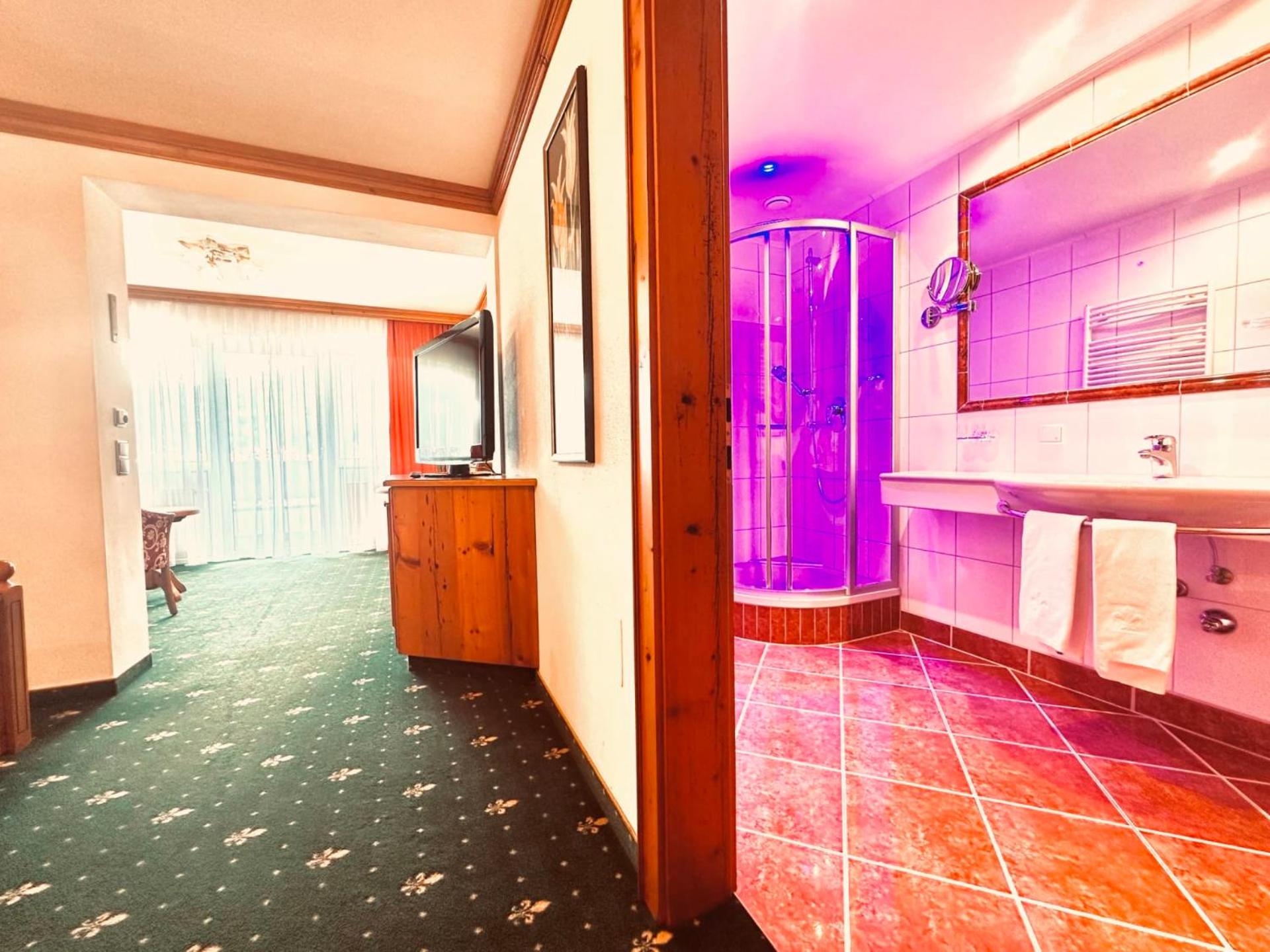 Double Room With Balcony (2 Adults + 1 Child) photo 3