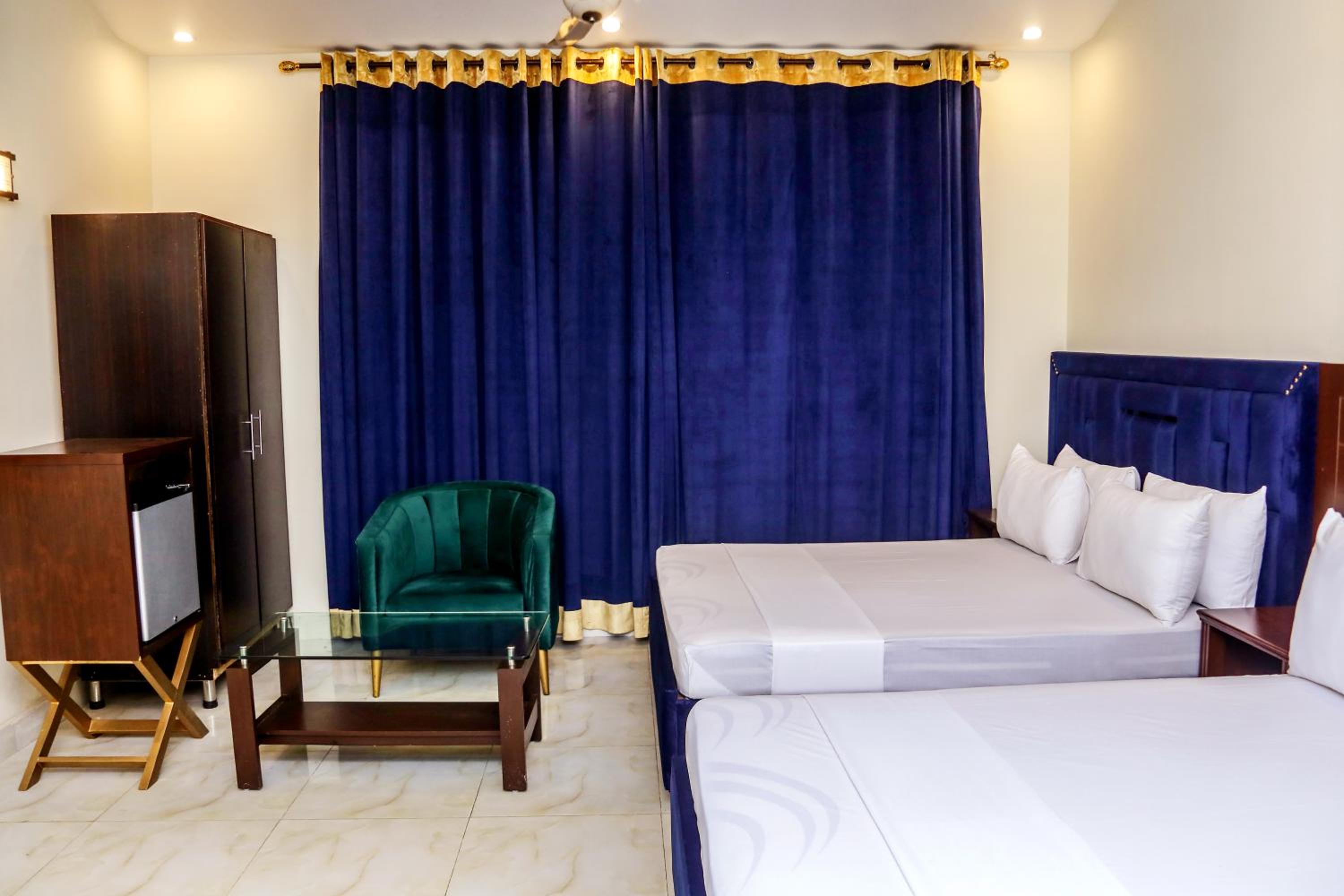 Deluxe Quadruple Room