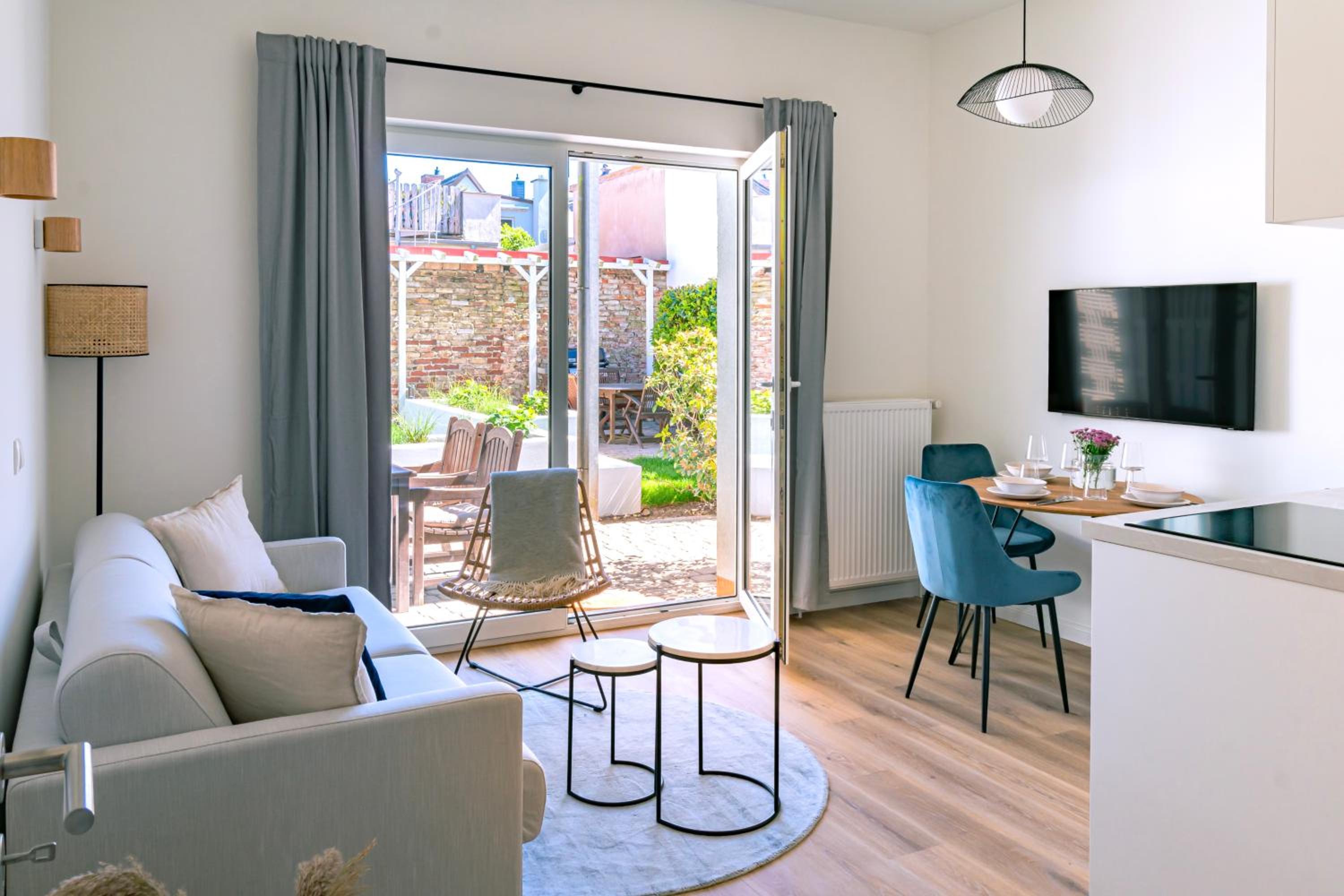 Superior One-Bedroom Apartment with Balcony