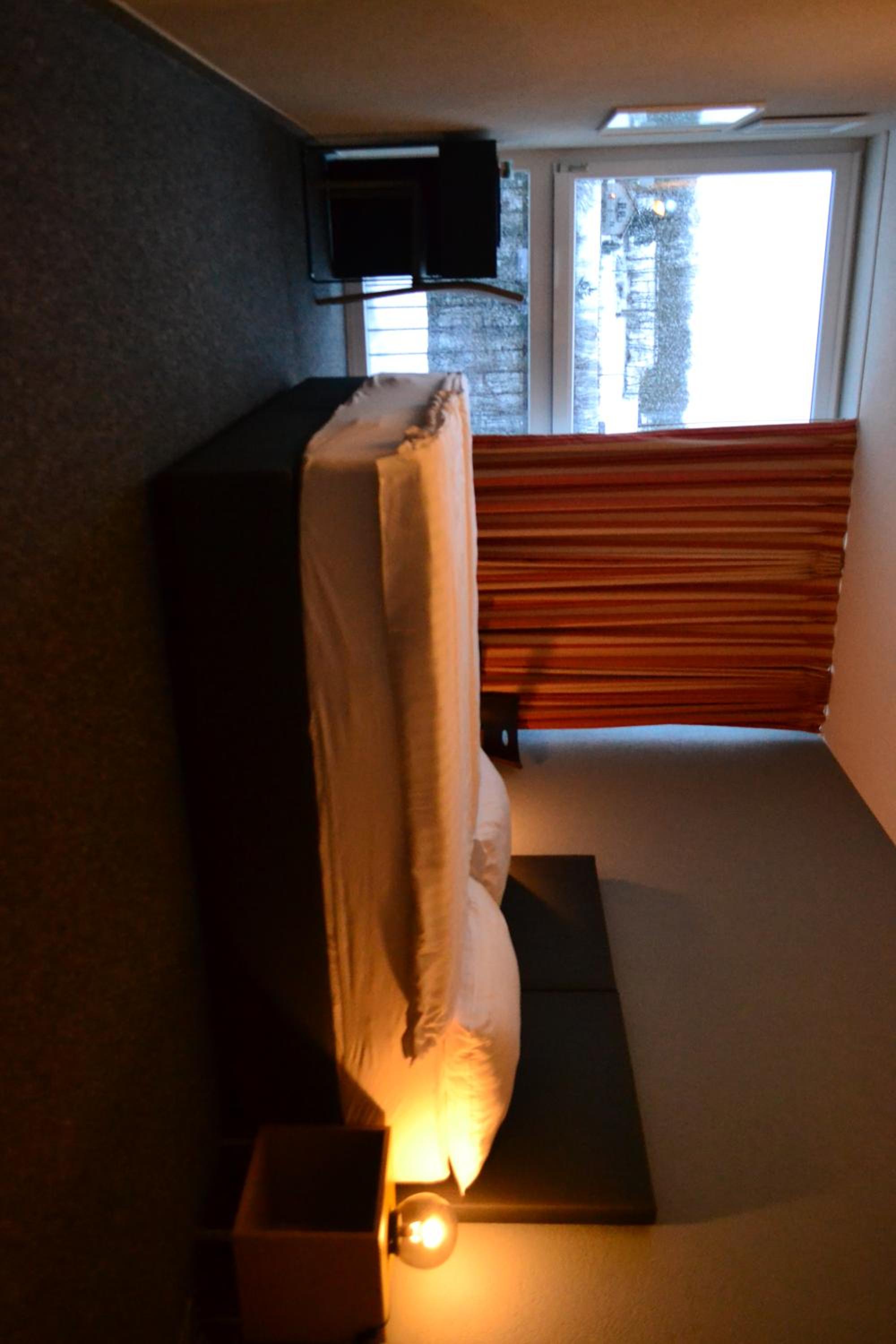 Double Room with Lake View - Photo 24