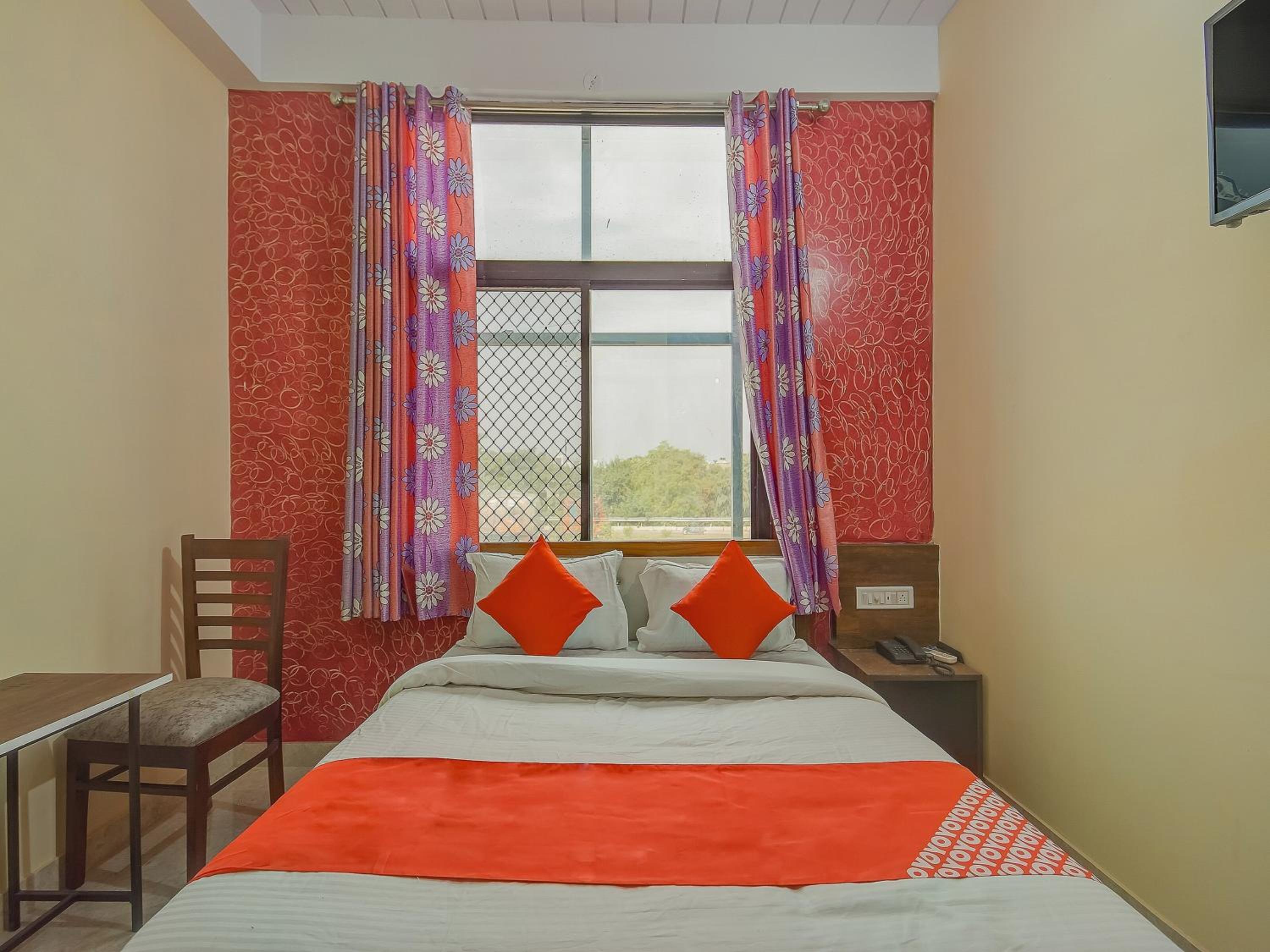 Standard Double Room - Photo 2