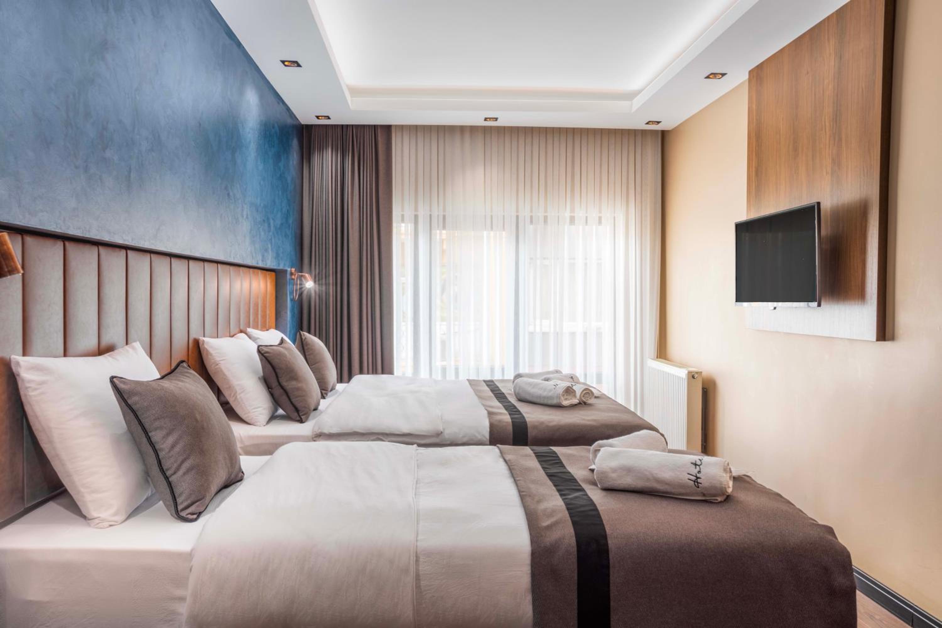 Deluxe Triple Room photo 2