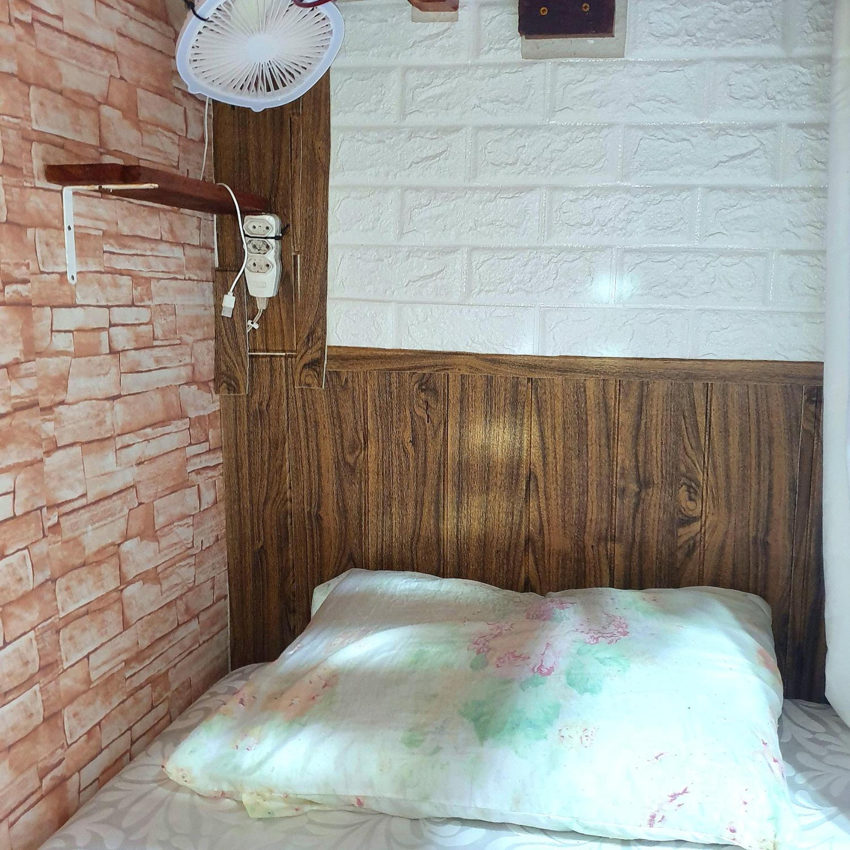 Bed in 6-Bed Female Dormitory Room photo 2