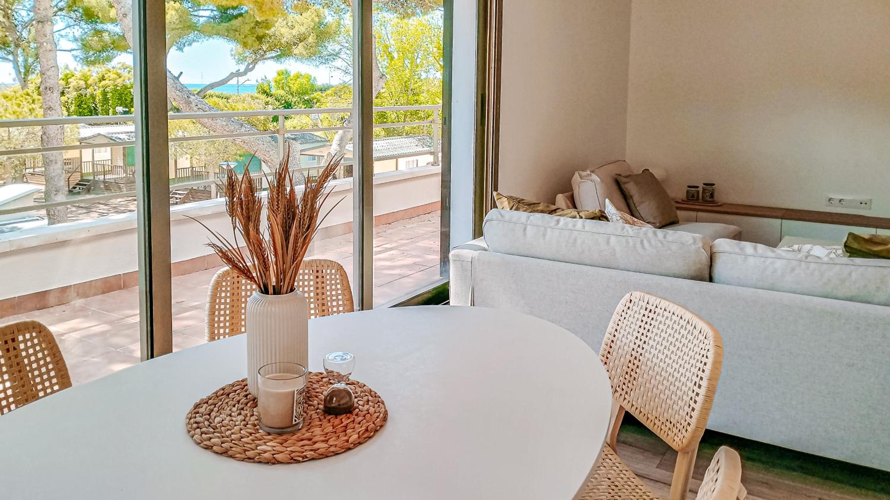 Two-Bedroom Apartment with Terrace and Sea View photo 3