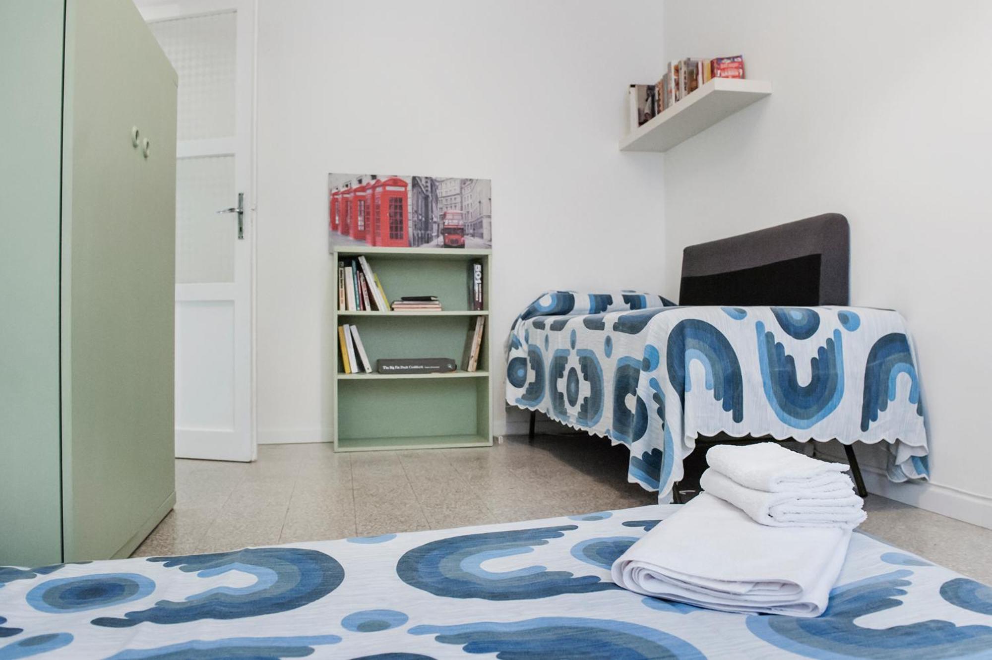 Triple Room With Shared Bathroom