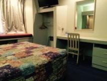 Queen Room with Two Queen Beds - Non-Smoking - Photo 8