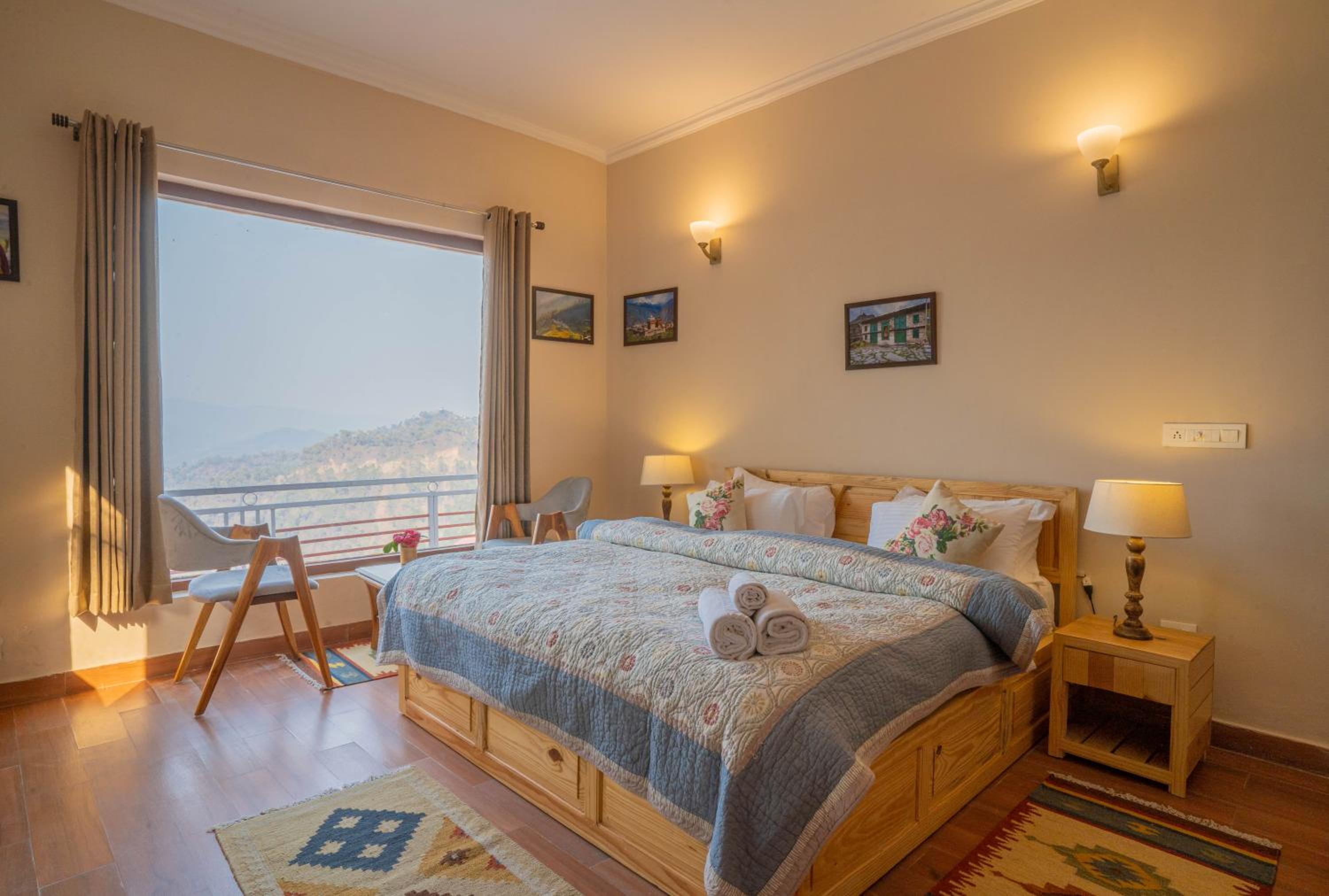 Three-Bedroom Chalet photo 1