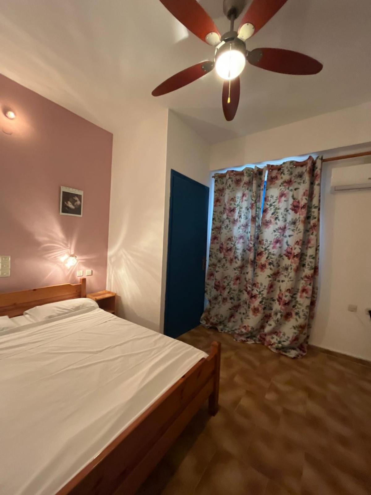 Single Room with Private Bathroom photo 2