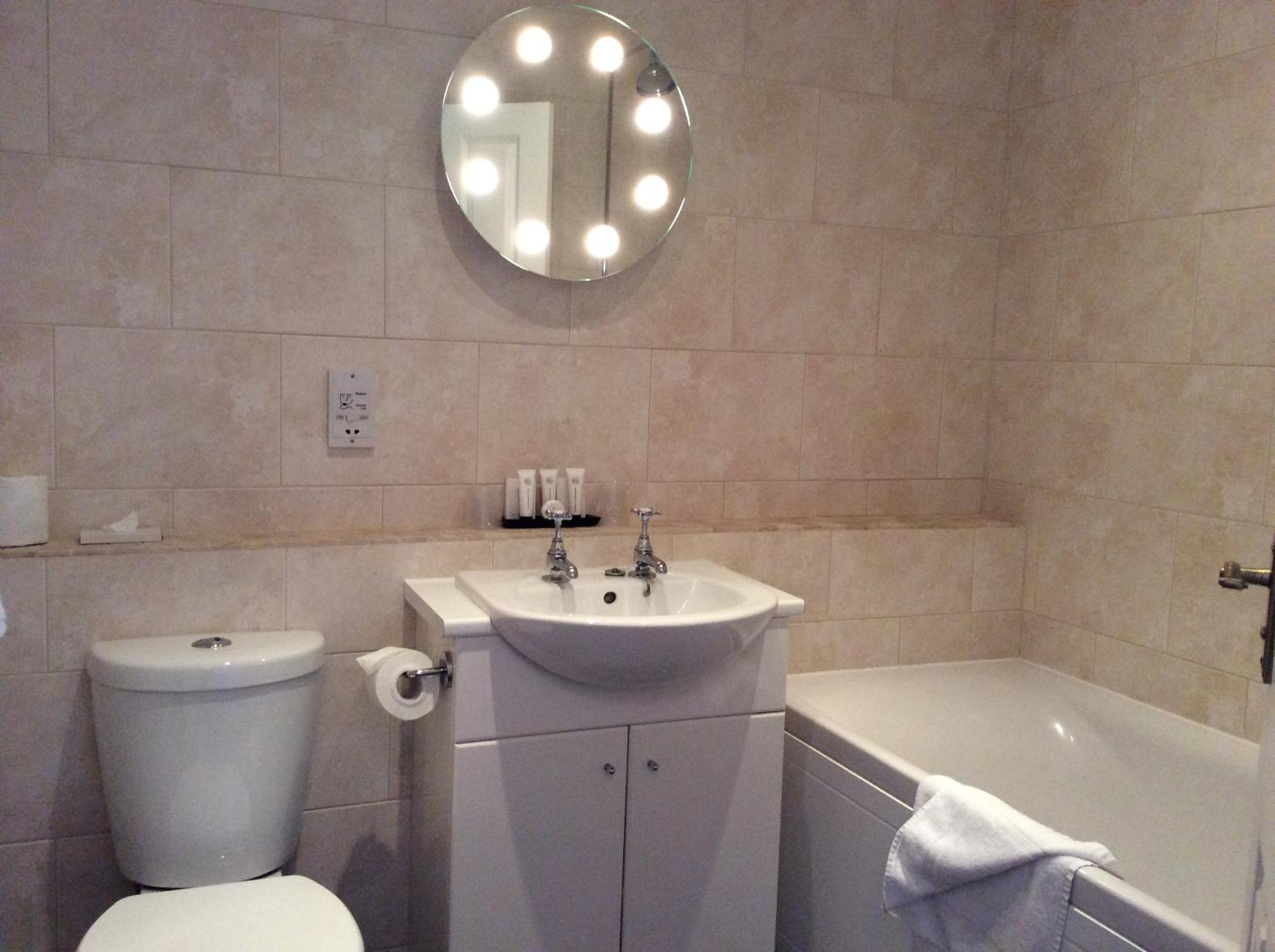 Double Room - Photo 4