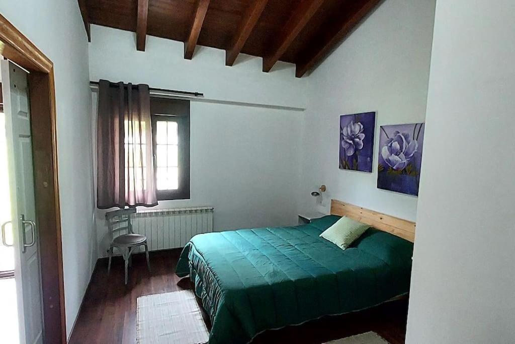 Three-Bedroom House photo 2
