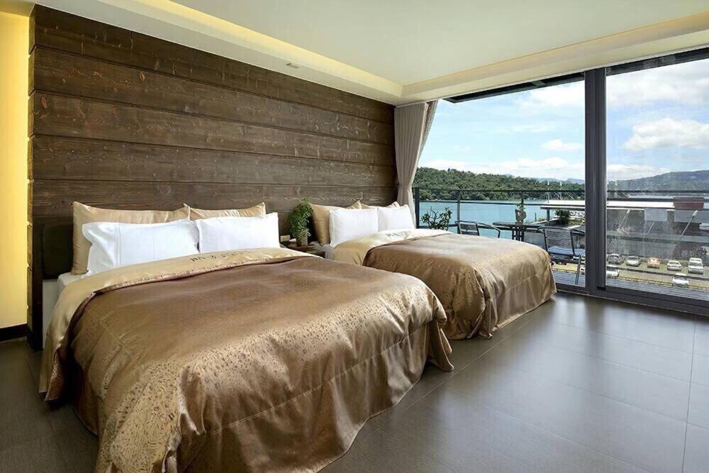 Quadruple Room with Lake View photo 2