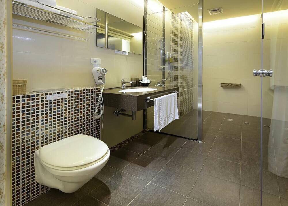 Quadruple Room with Lake View photo 3