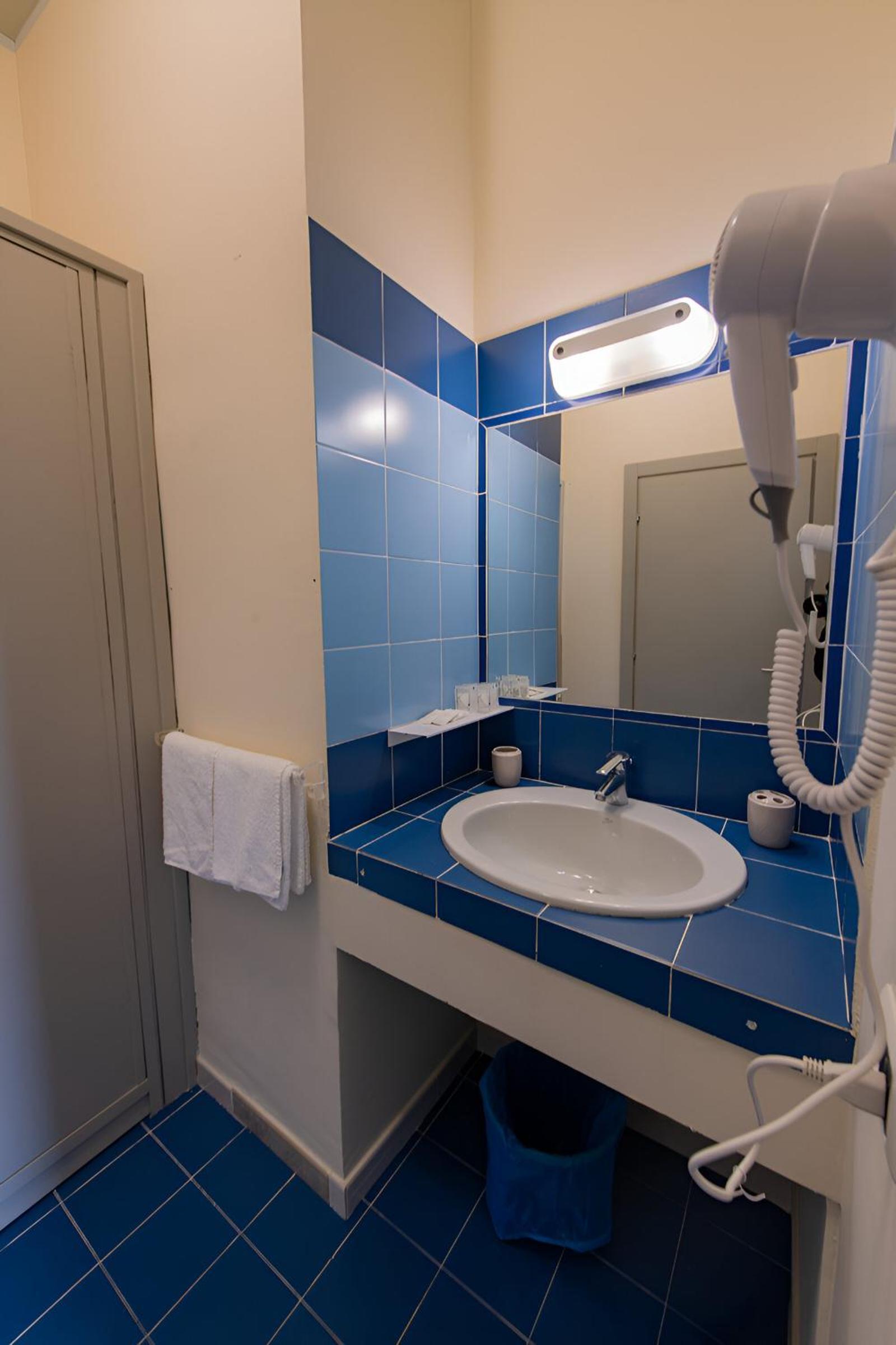 Deluxe Suite with Sea View photo 3