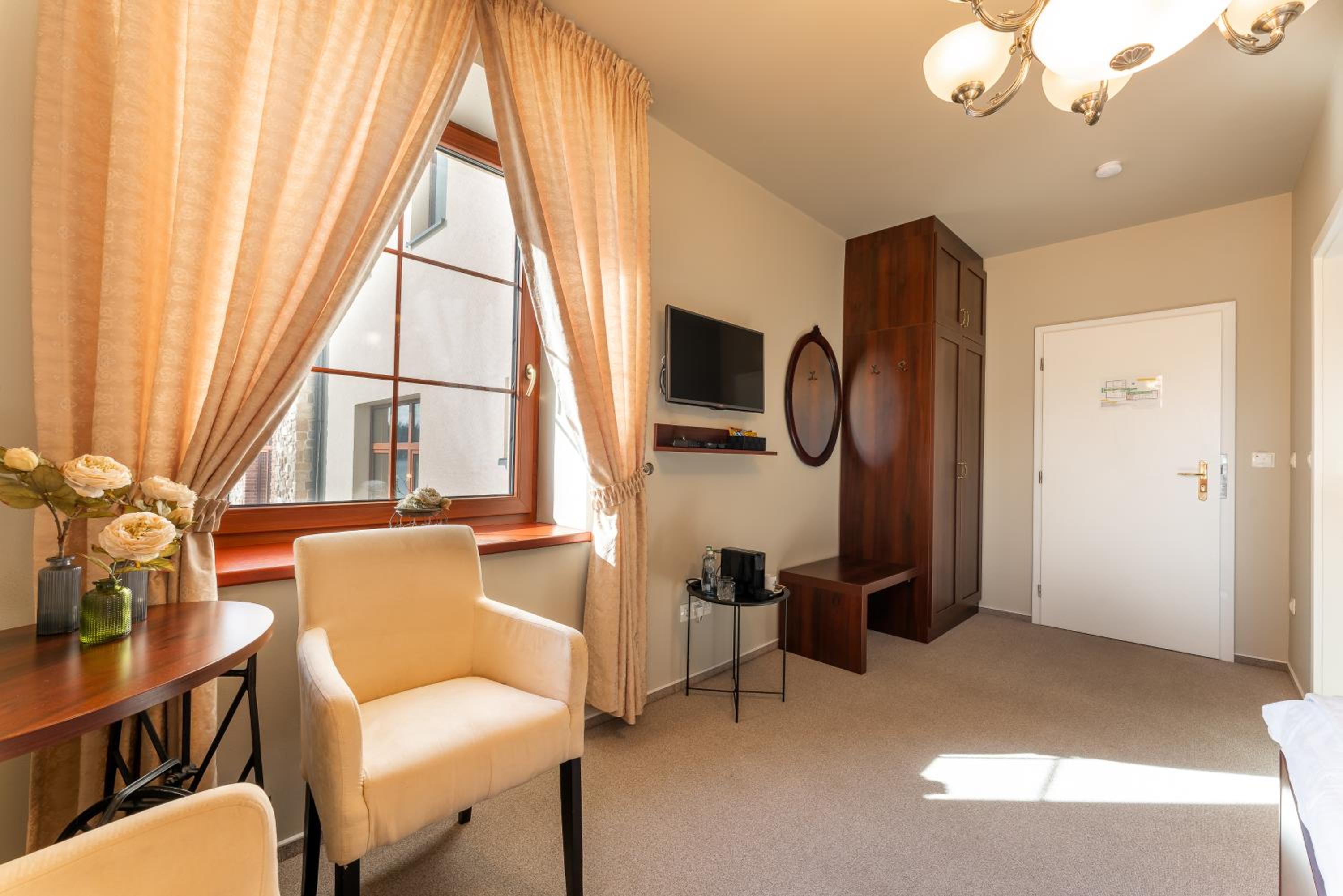 Double or Twin Room photo 3