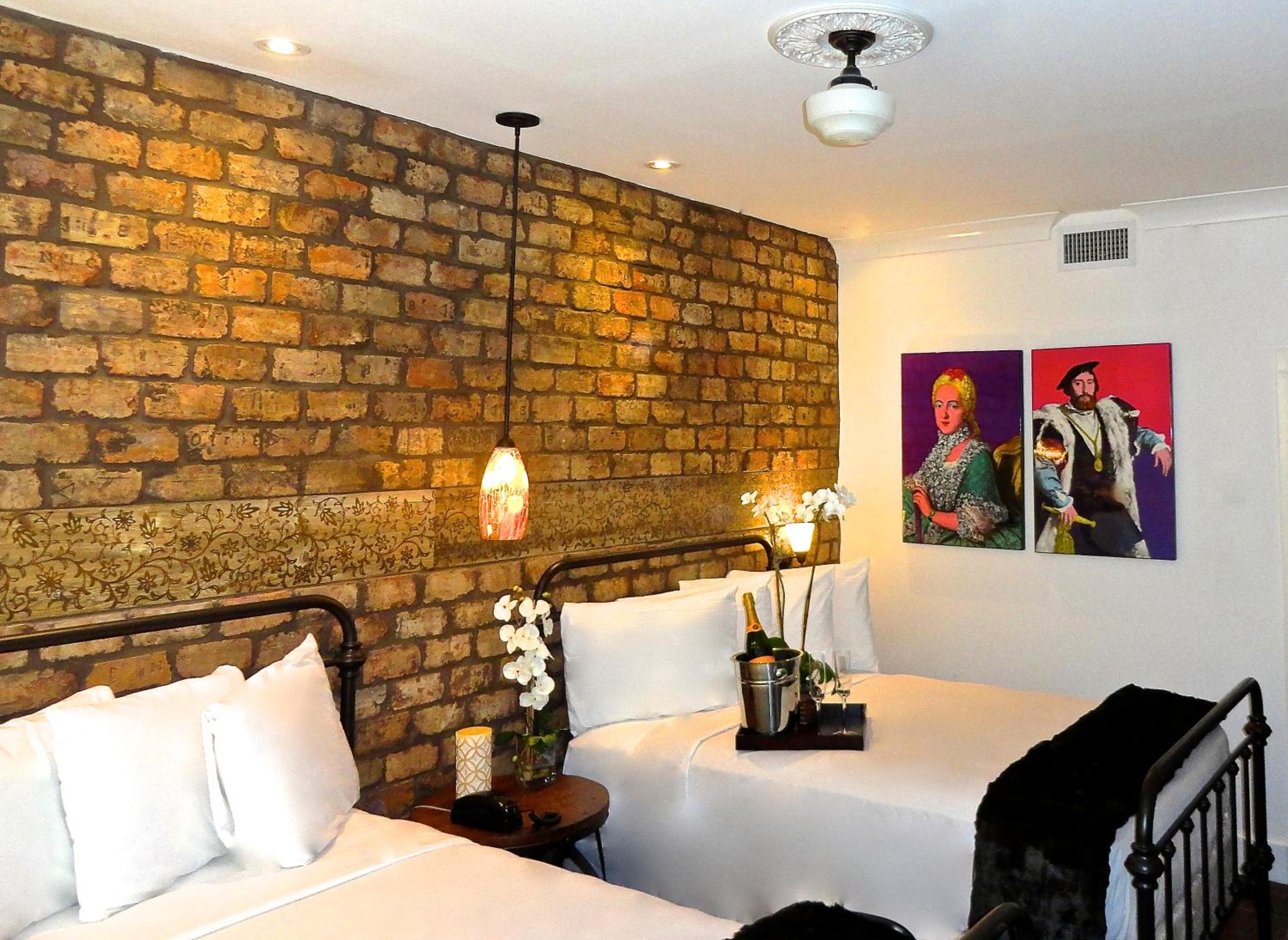 Deluxe Double Room with Two Double Beds - Photo 6