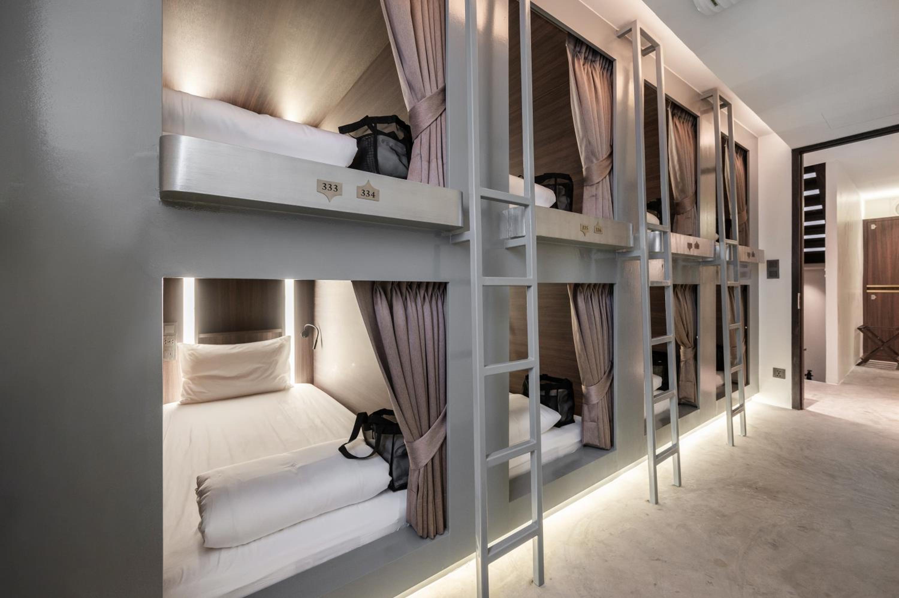 Single Bed in Mixed Dormitory Room