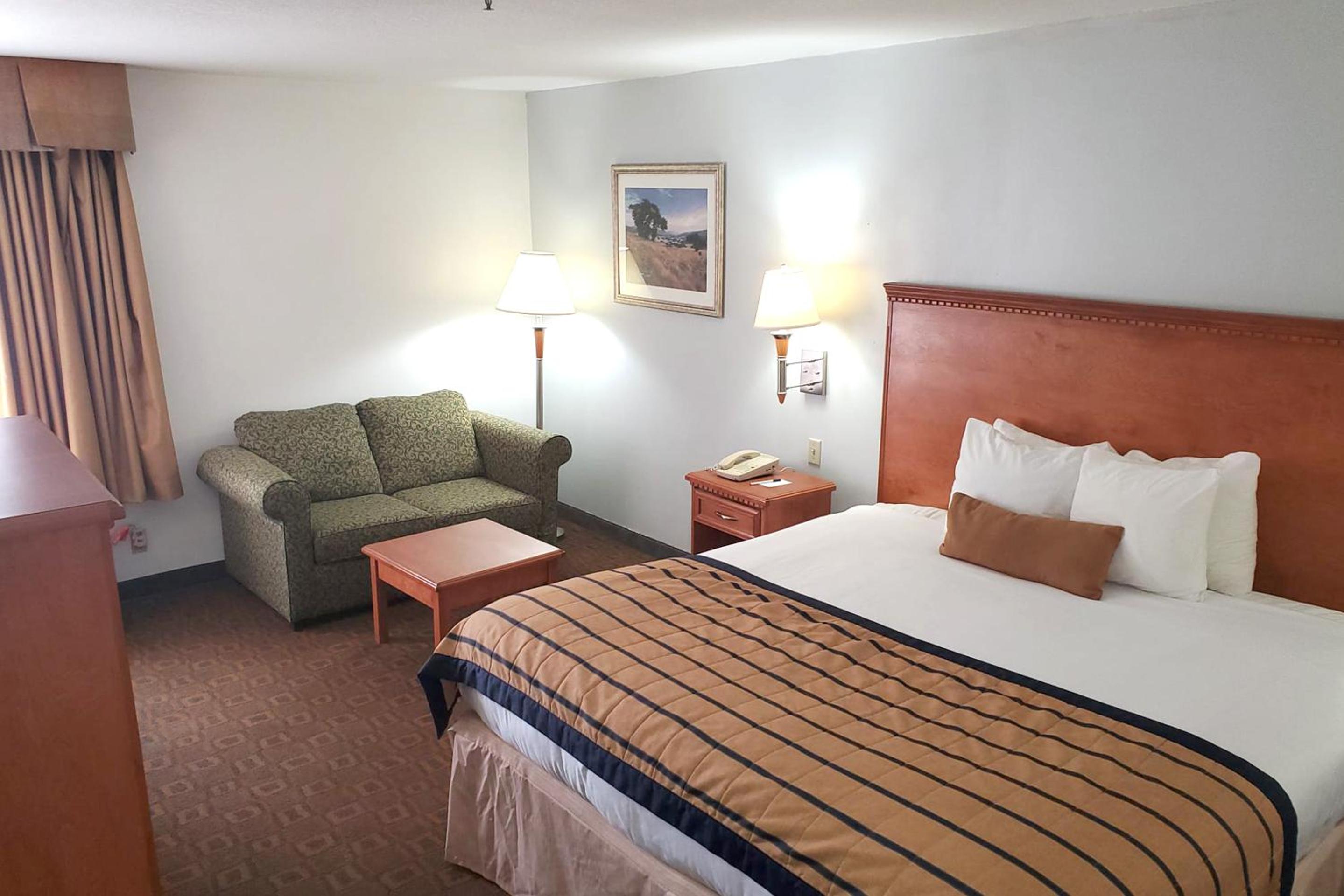 Standard King Room - Photo 1