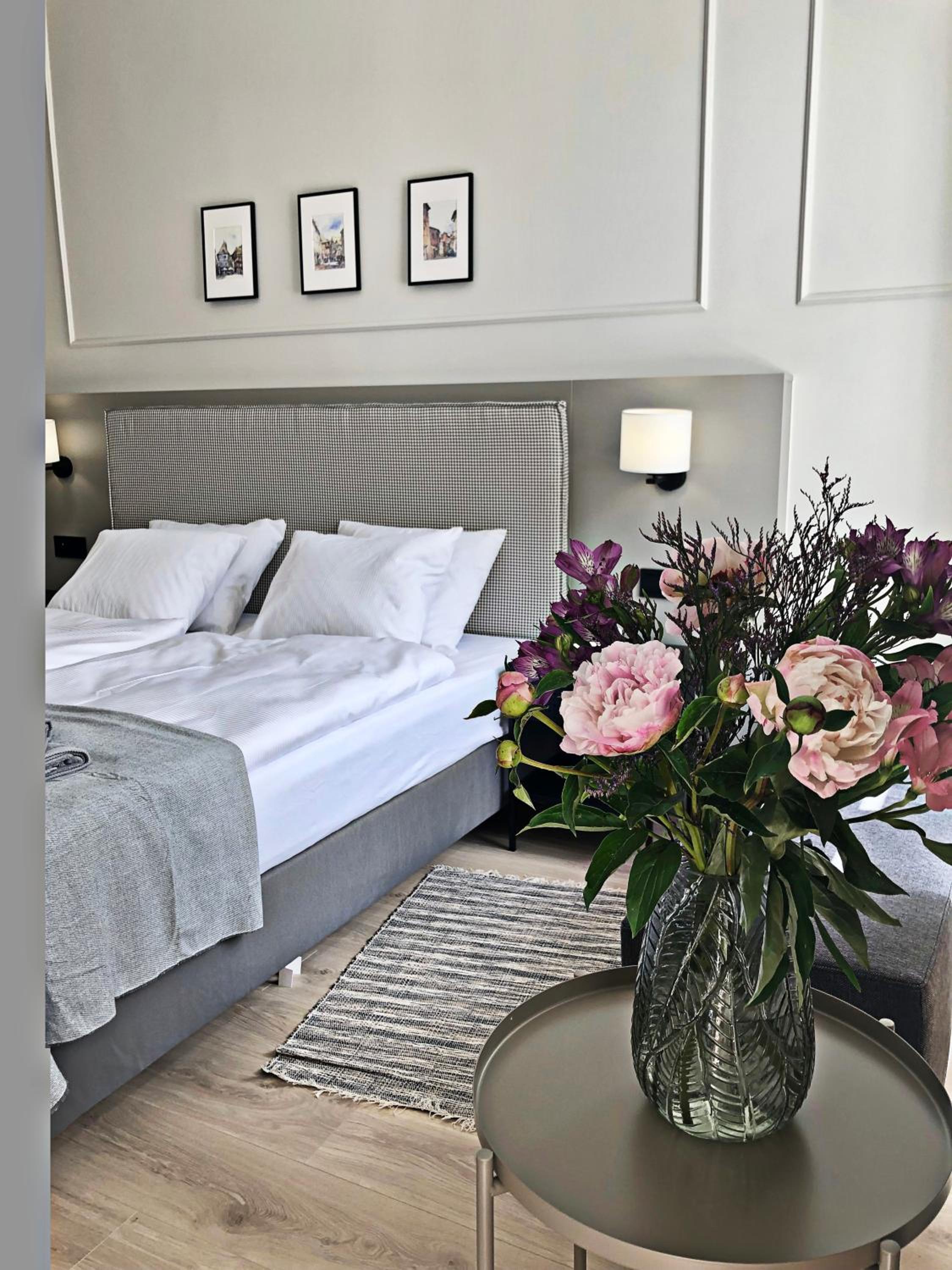 Premium Double Room with Sofa and Balcony photo 1