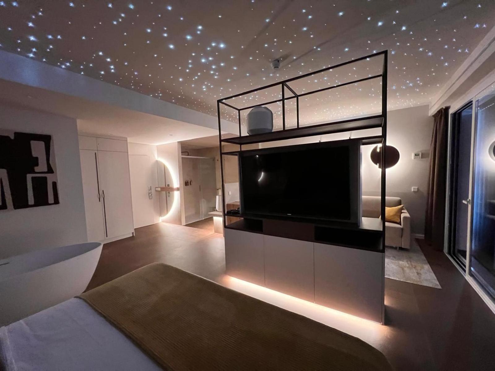Junior Suite with Sea View - Photo 7