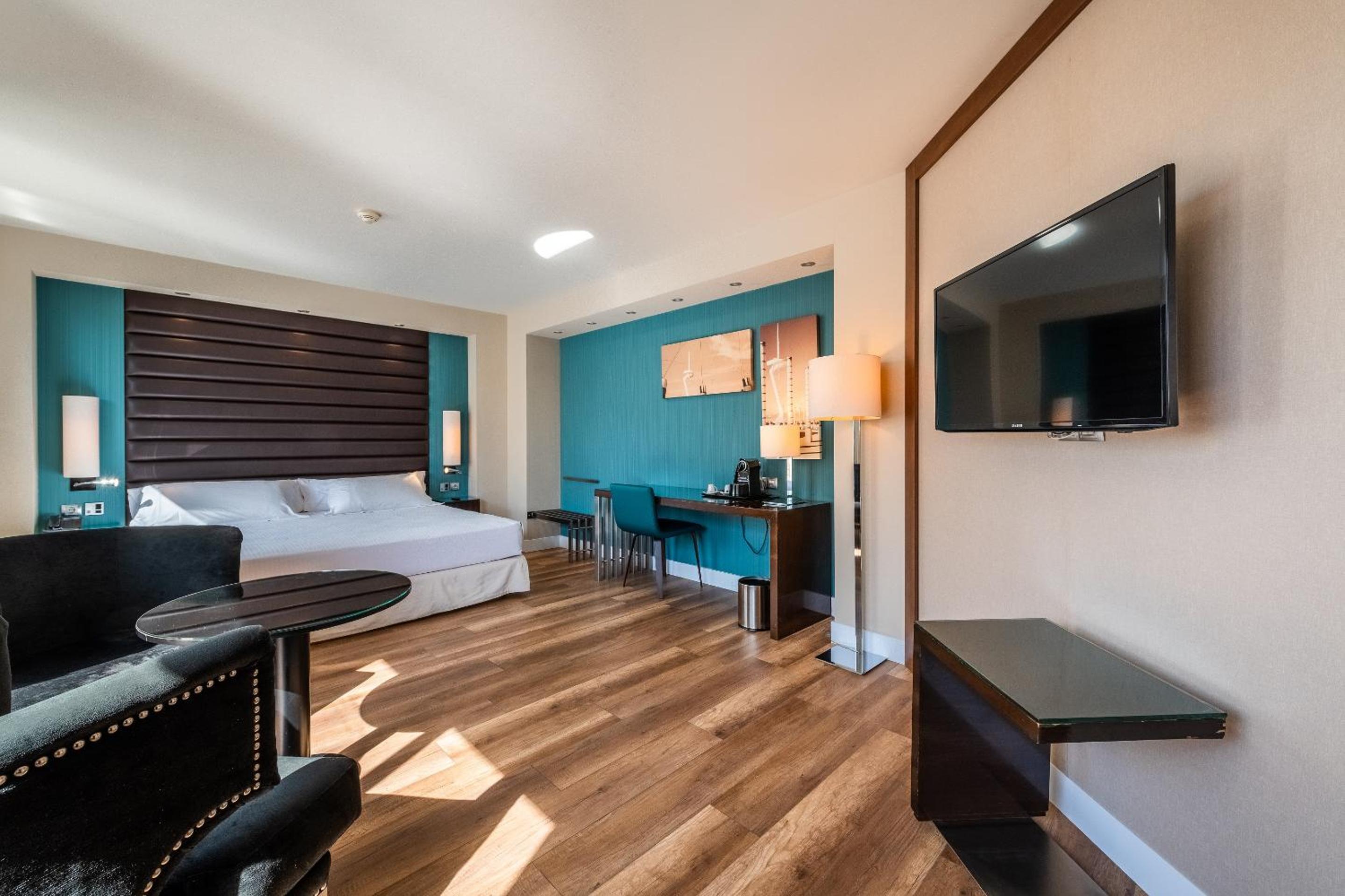 Junior Suite with Jacuzzi on the Terrace photo 3