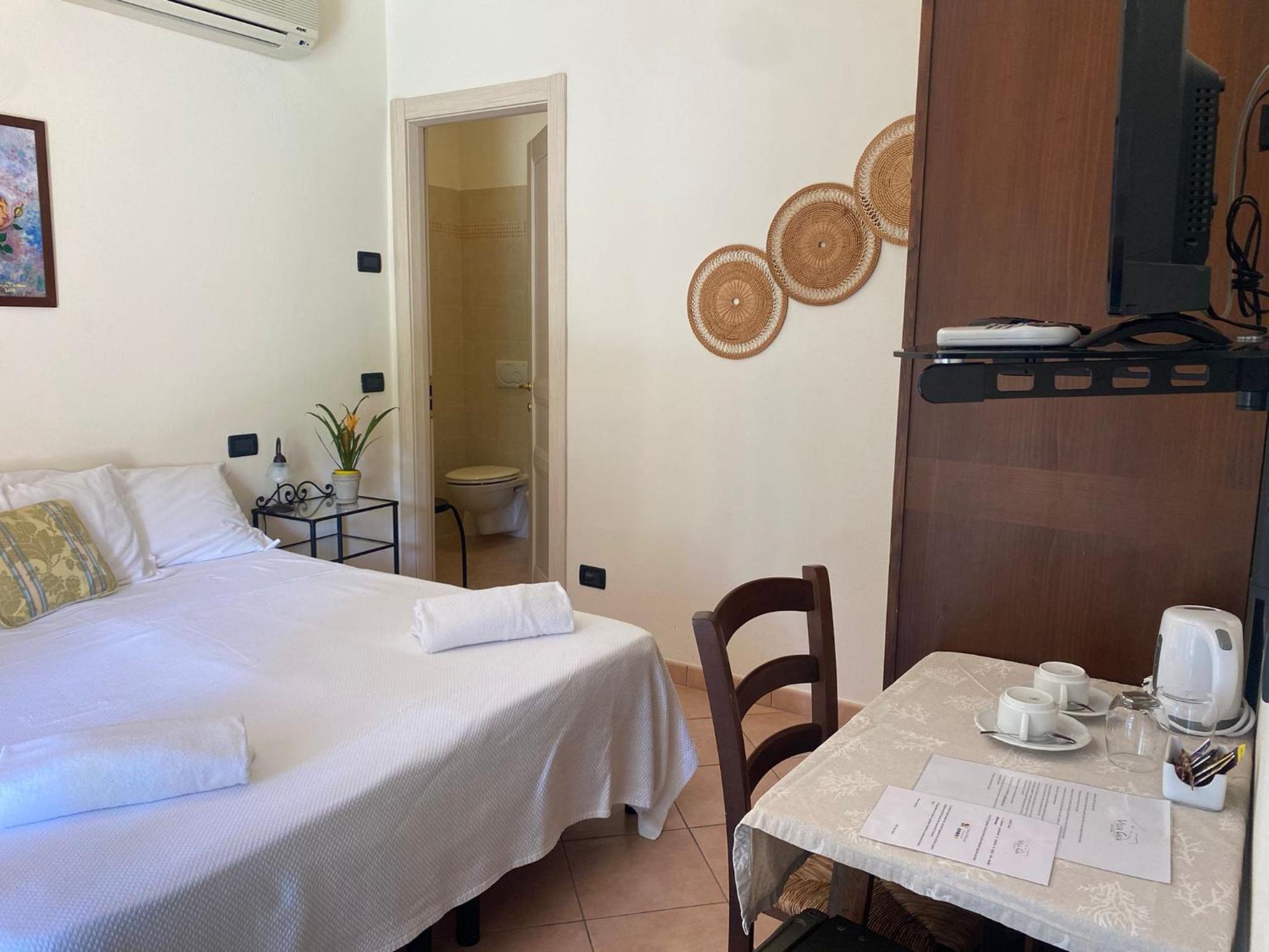 Double or Twin Room with Bathroom photo 3