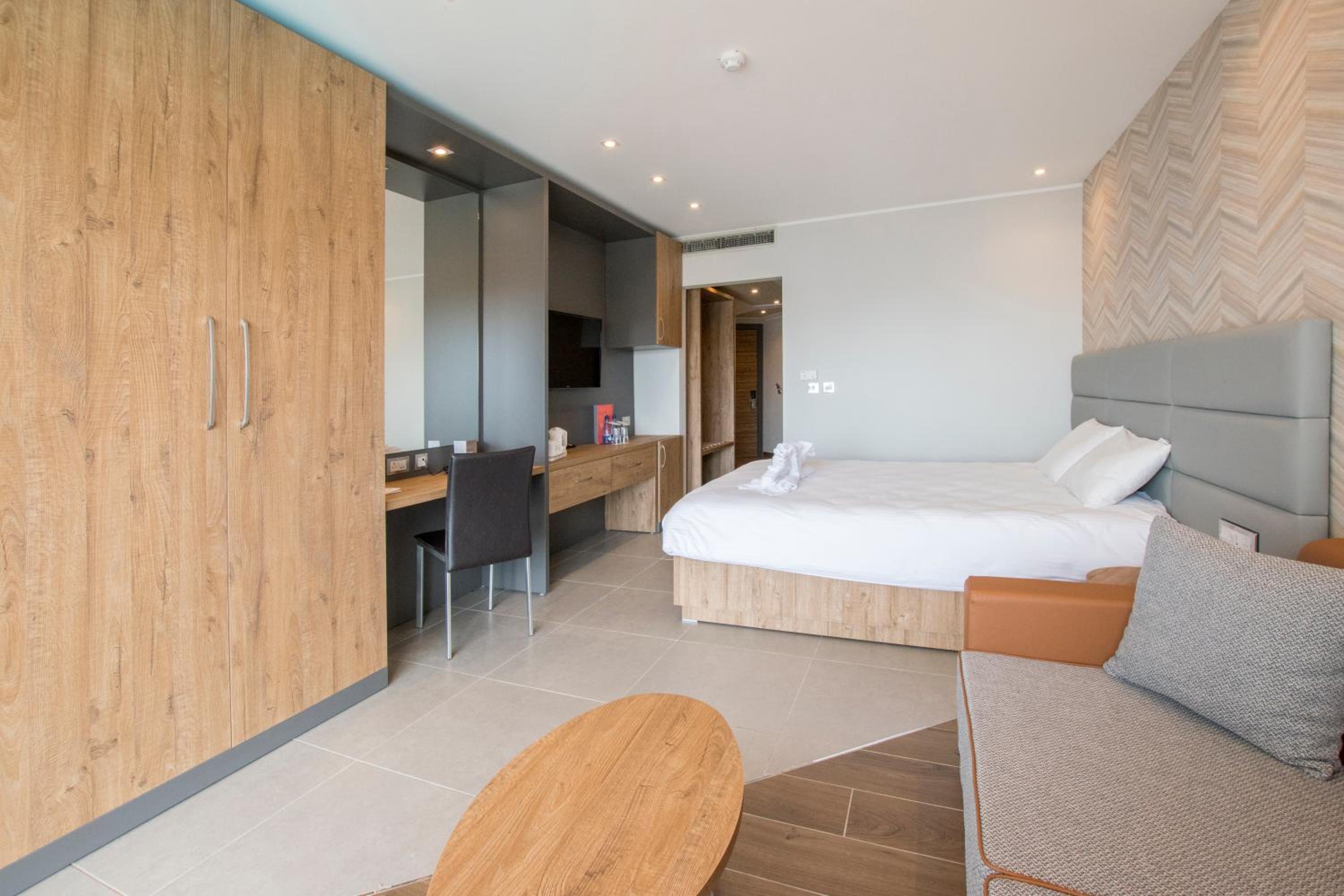 Habitación Doble Queen Familiar de Dos Dormitorios con Vista al Mar.