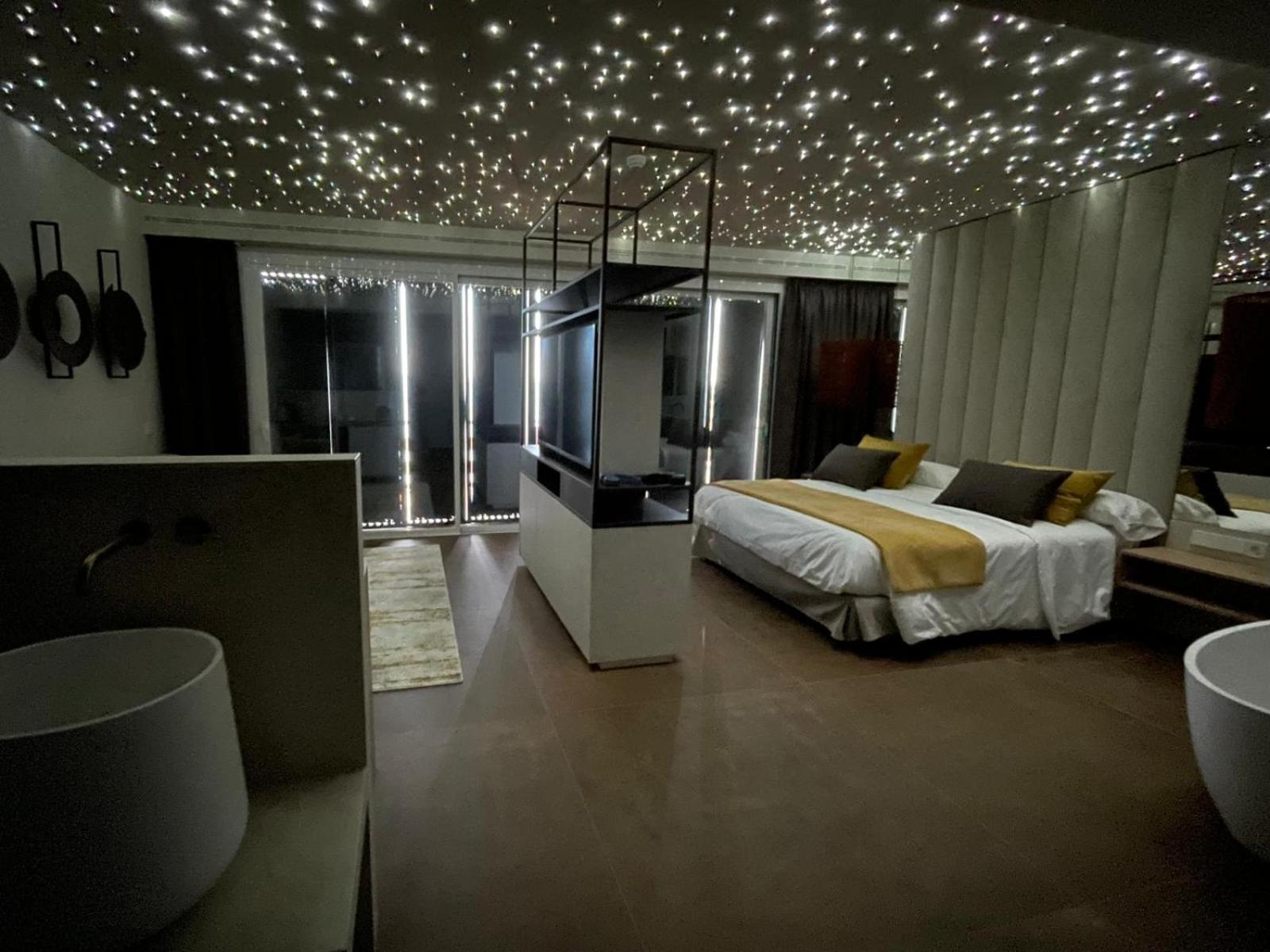 Junior Suite with Sea View - Photo 9