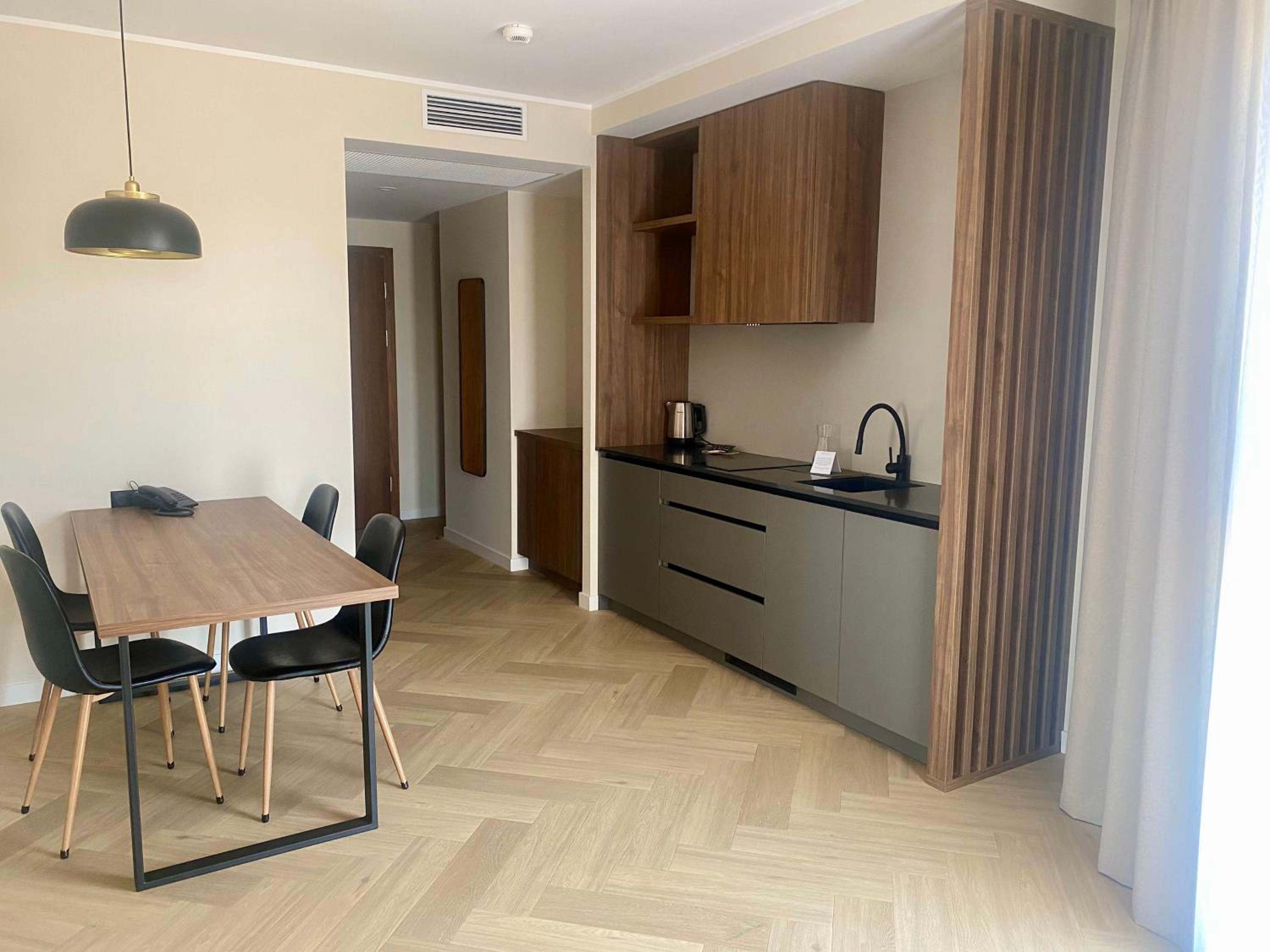 Junior Suite with Bay View - Photo 6