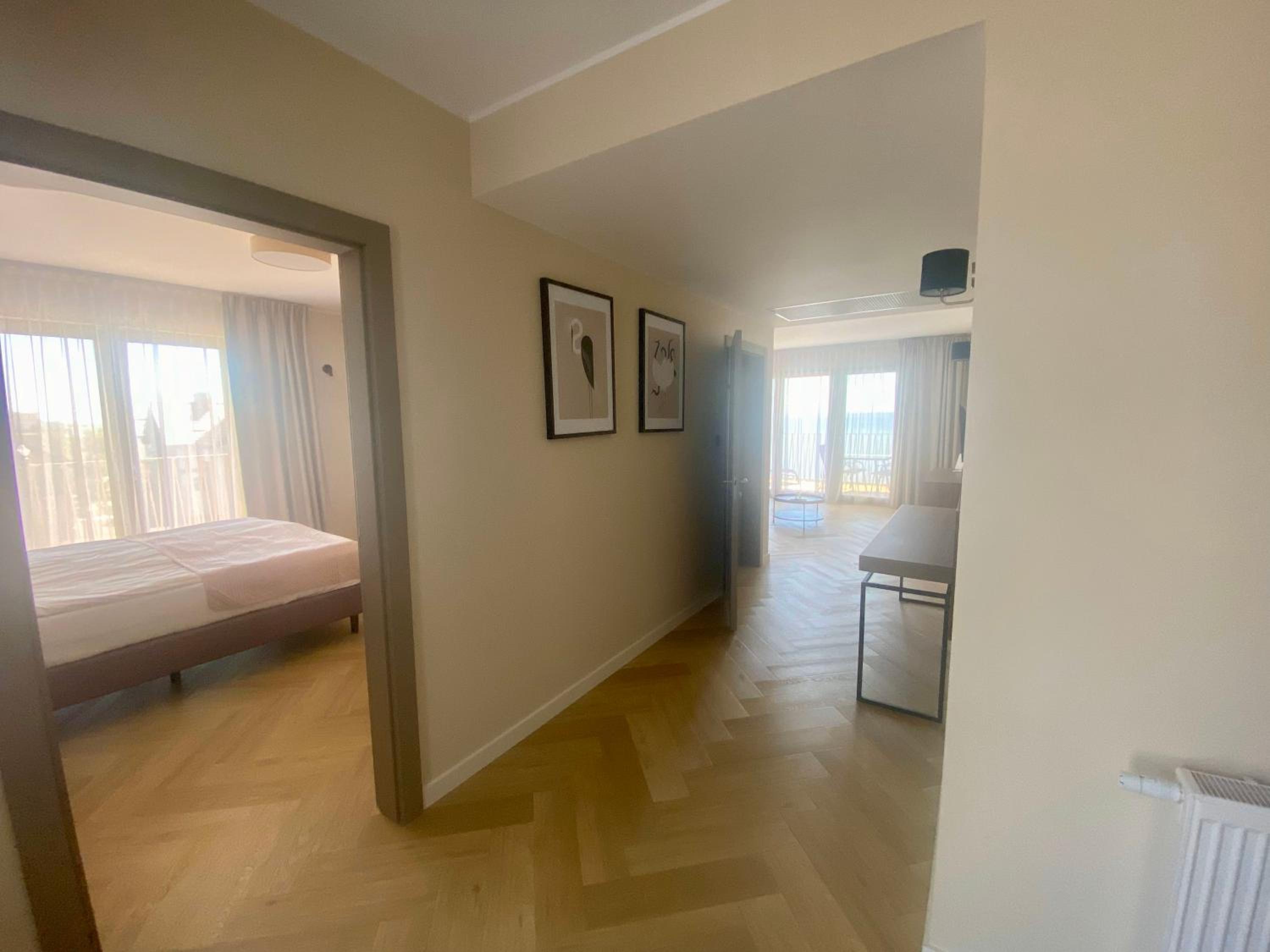 Junior Suite with Bay View - Photo 8