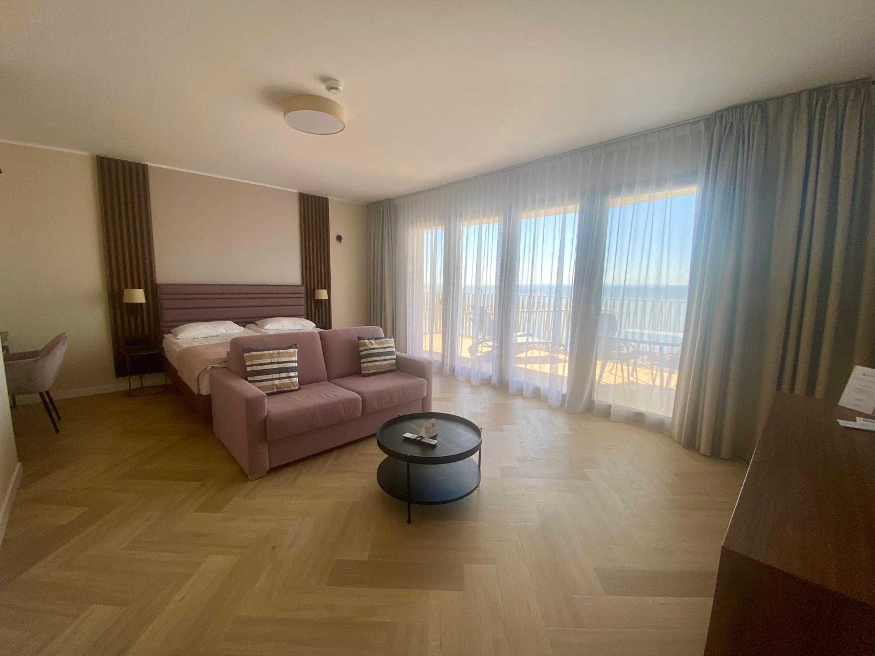 Junior Suite with Bay View - Photo 5