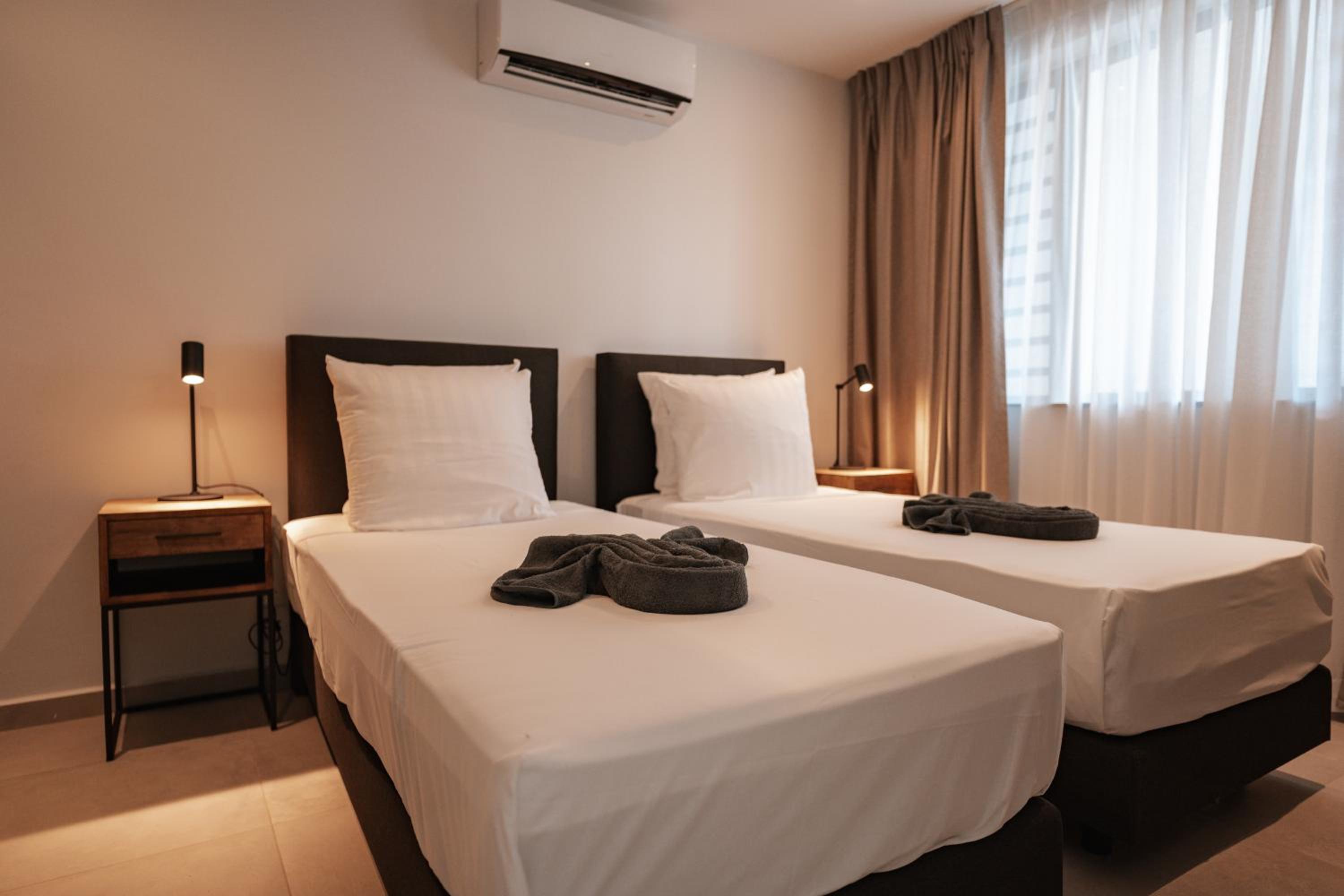 Luxury 2 Bedroom Apartment at The Breeze photo 2
