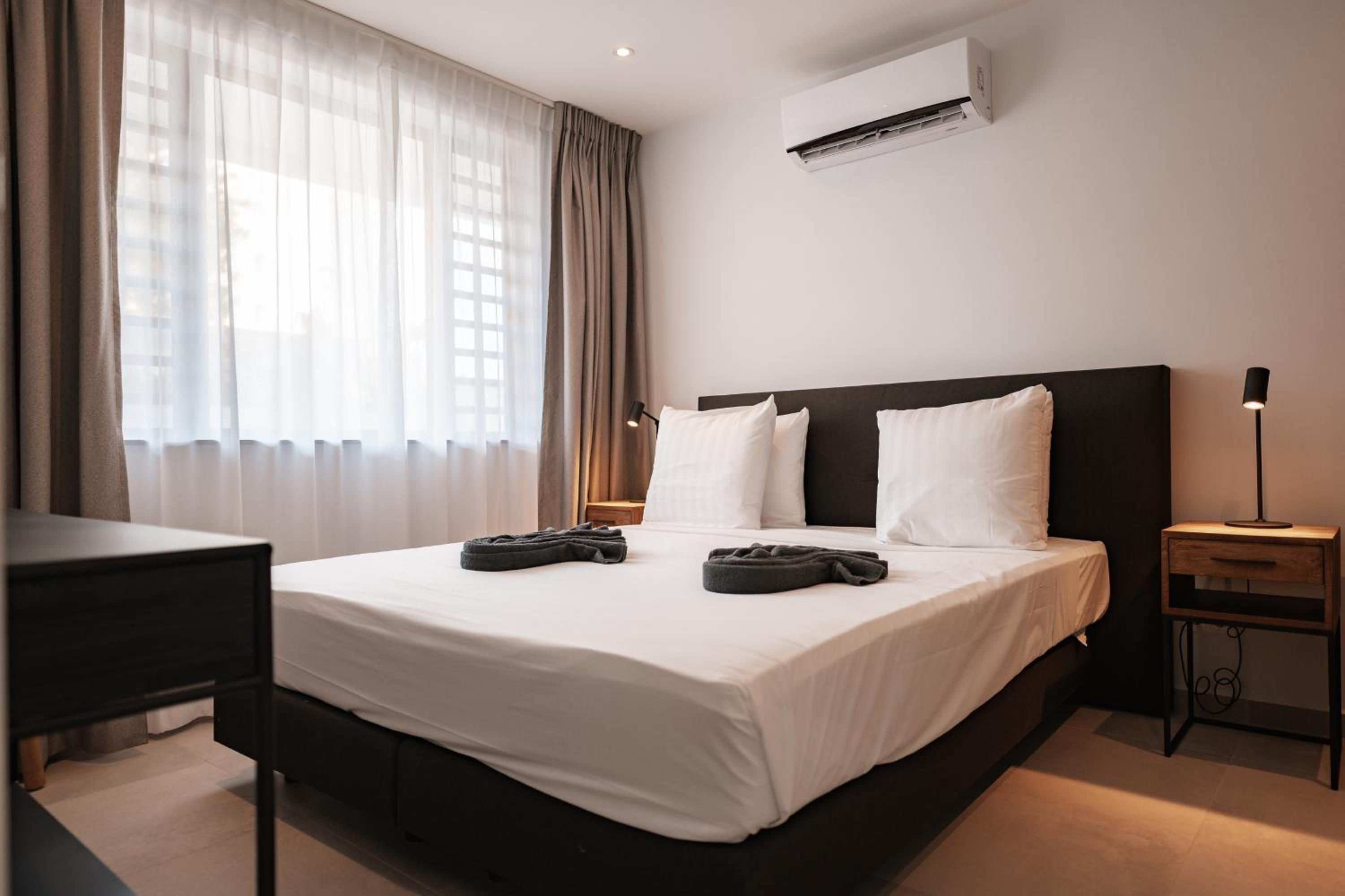 Luxury 2 Bedroom Apartment at The Breeze photo 3