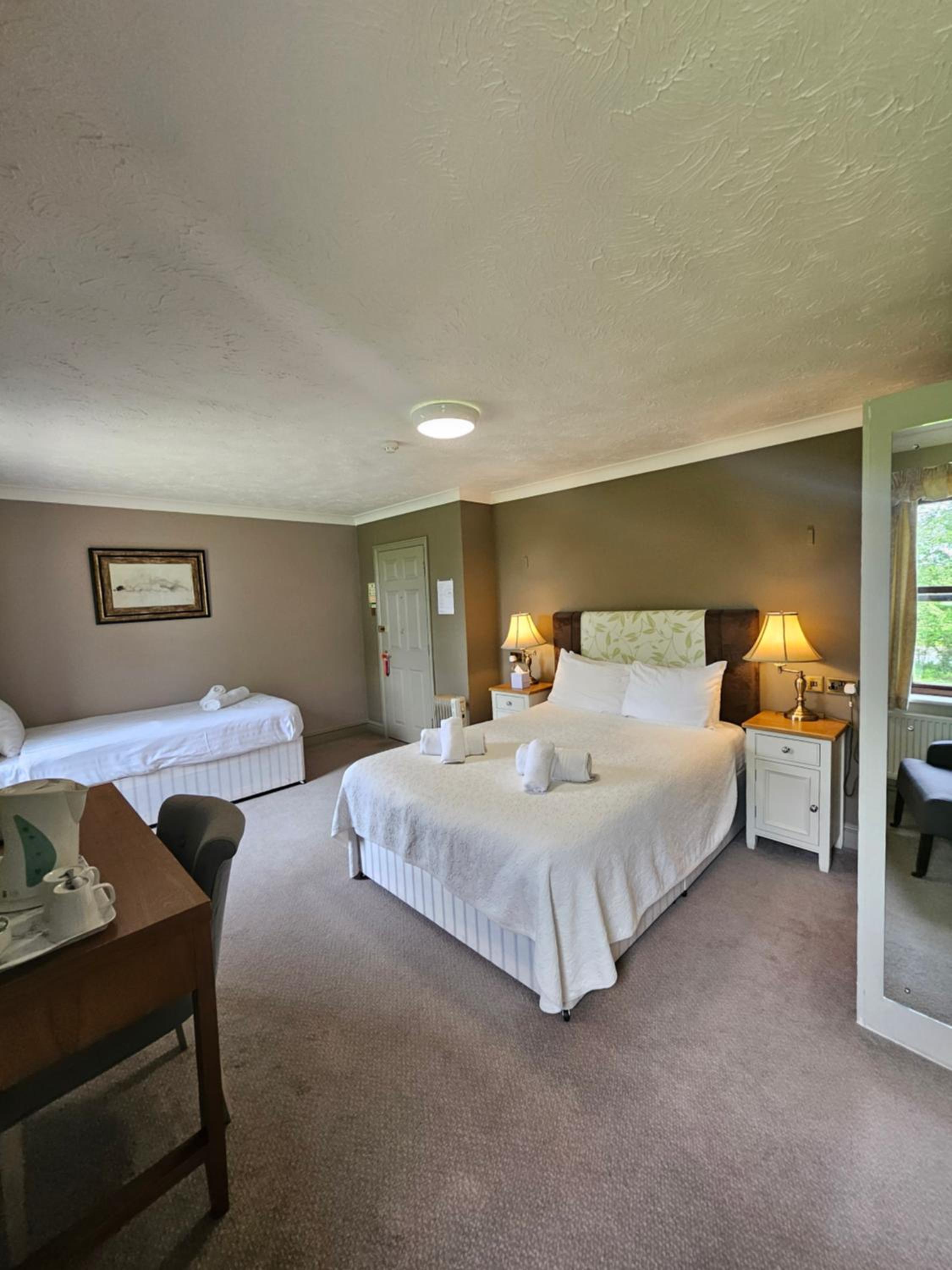 Executive Double Room - Photo 8