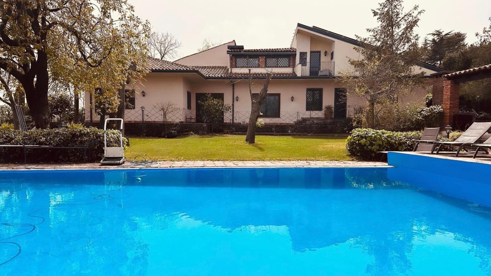 Villa with Private Pool photo 2
