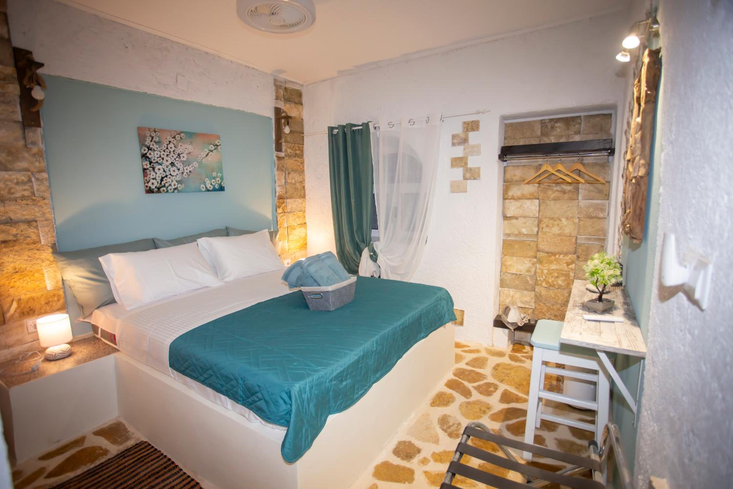 Deluxe Double Studio